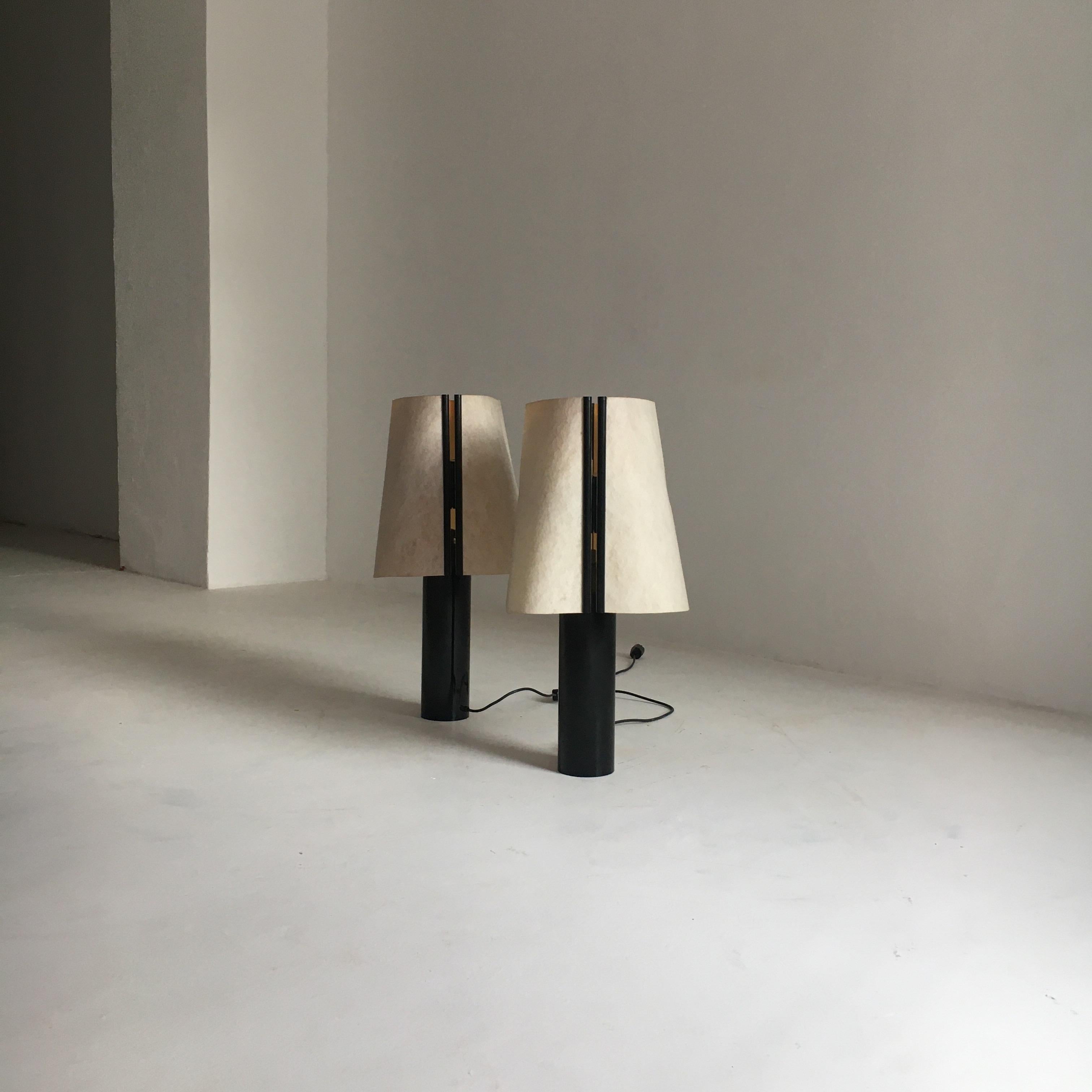 Fine XX secolo Coppia di lampade da tavolo Stilnovo modello 'Paralume', Italia, 1970