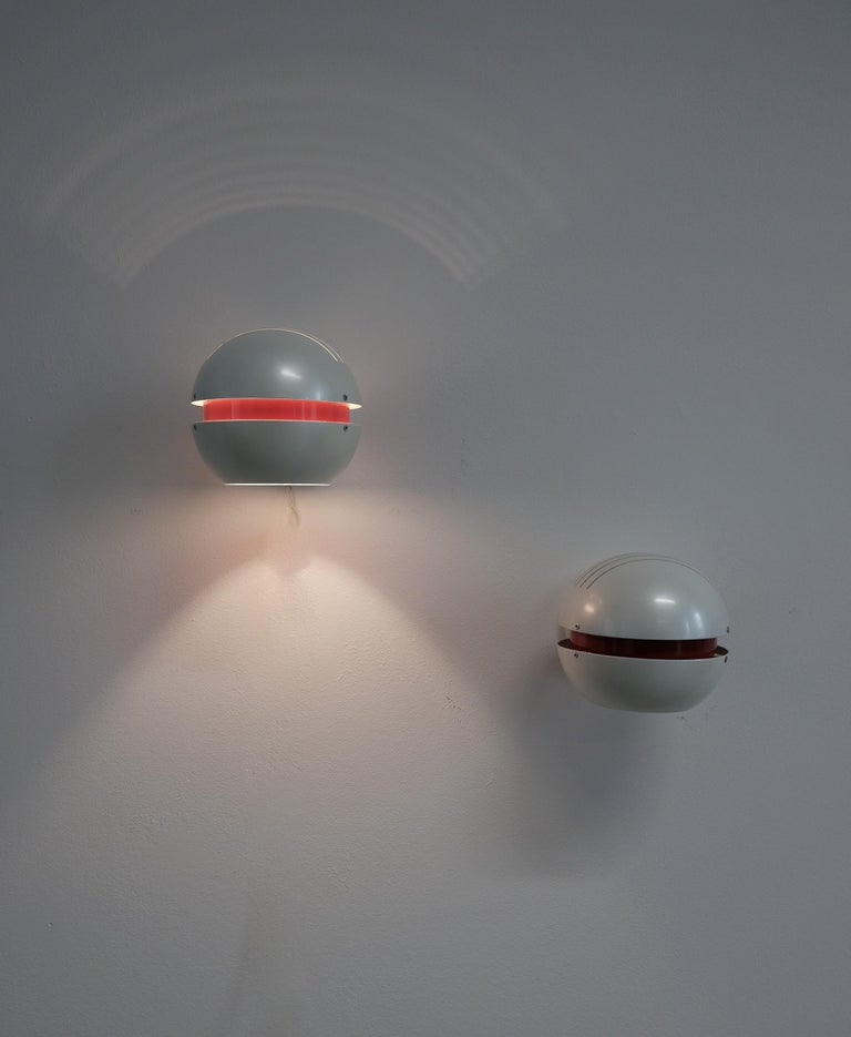 Stilnovo Pearl White Red Globe Sconces, Mid Century In Good Condition For Sale In Vienna, AT