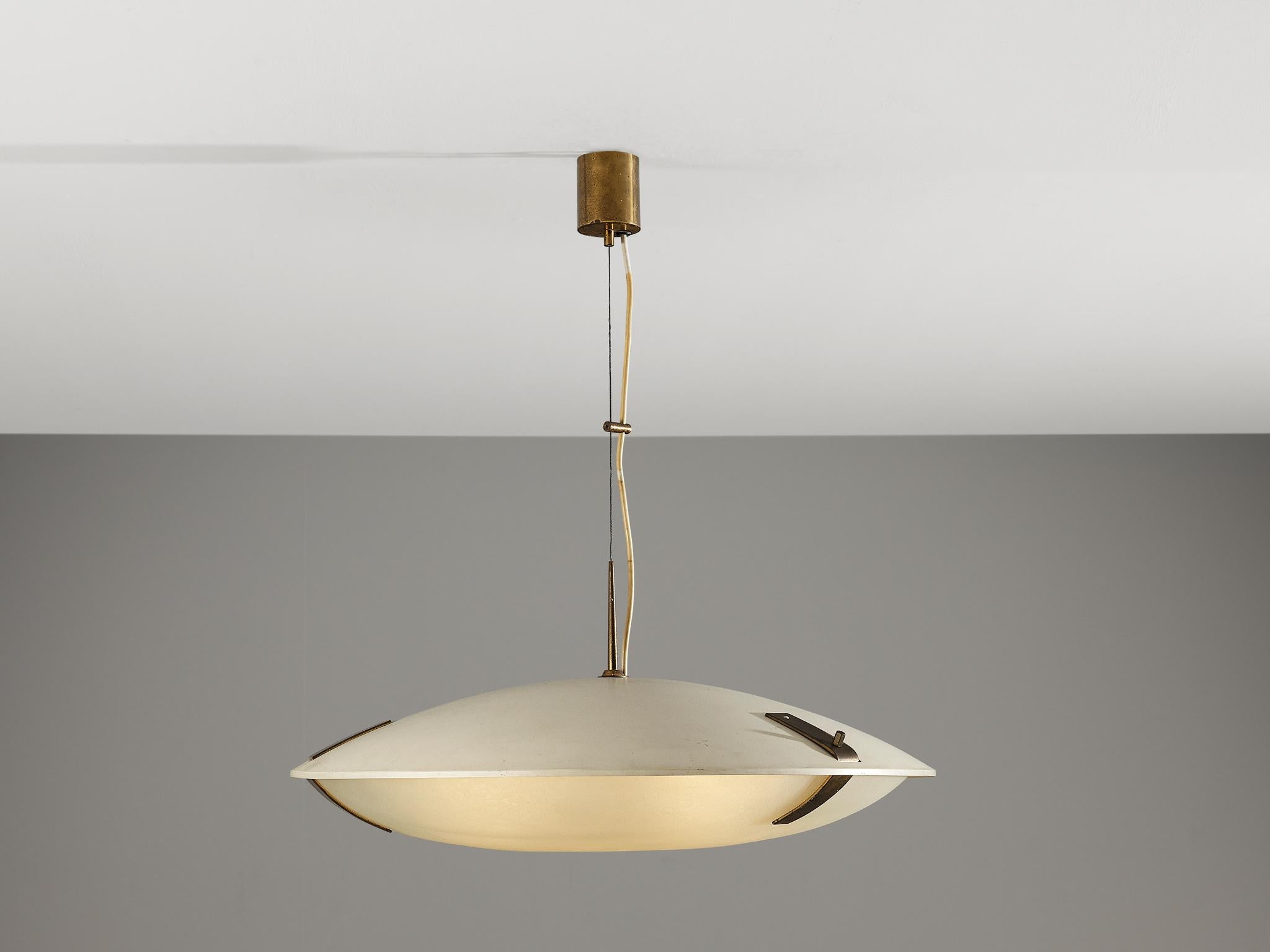 Stilnovo, pendant '1140', aluminium, glass, brass, Italy, circa 1960

Gorgeous chandelier or pendant model '1140', produced by Stilnovo in the 1960s. This piece of design consists out of a flat, oval shade and top with beautiful brass detailing. On