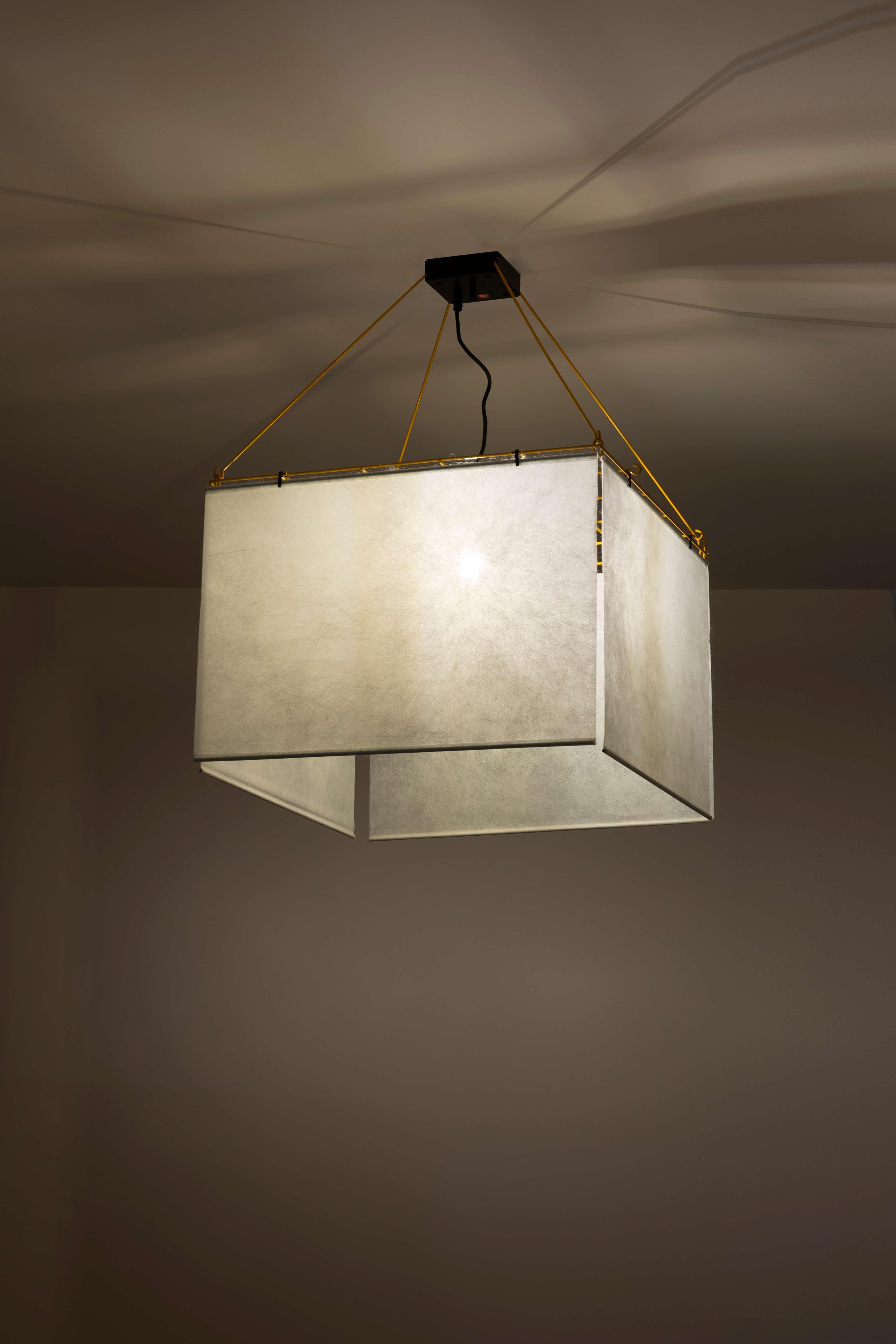 Metallo Lampada a sospensione Stilnovo con paralume in feltro di lana e struttura in metallo, Italia, anni '70 in vendita