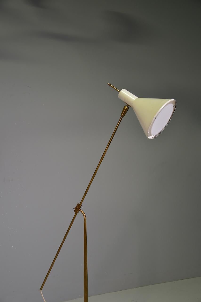 Stilnovo Rare Floor Lamp in Brass  Italy, 1950s Publisched For Sale 4