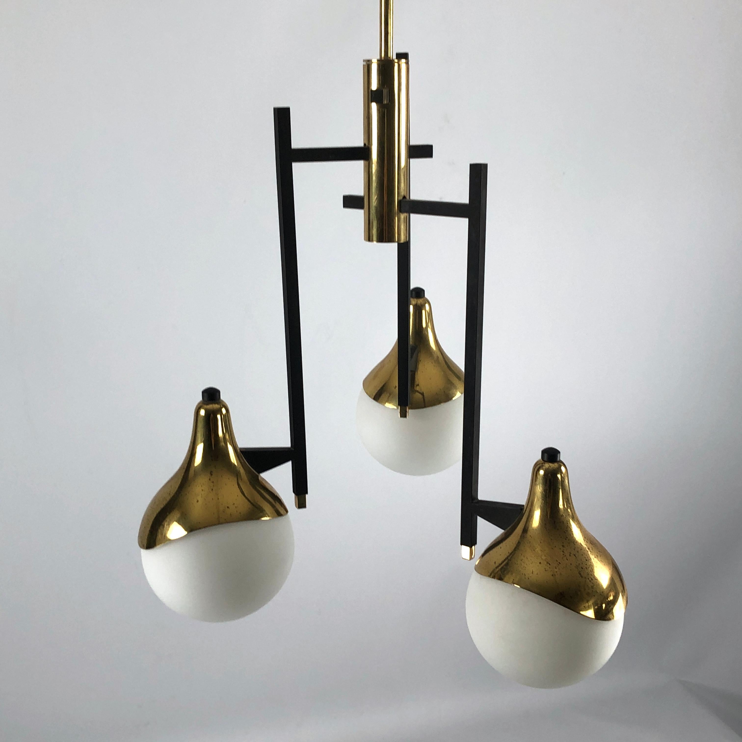 Stilnovo, Rare Mid-Century Three Arms Brass Chandelier 6