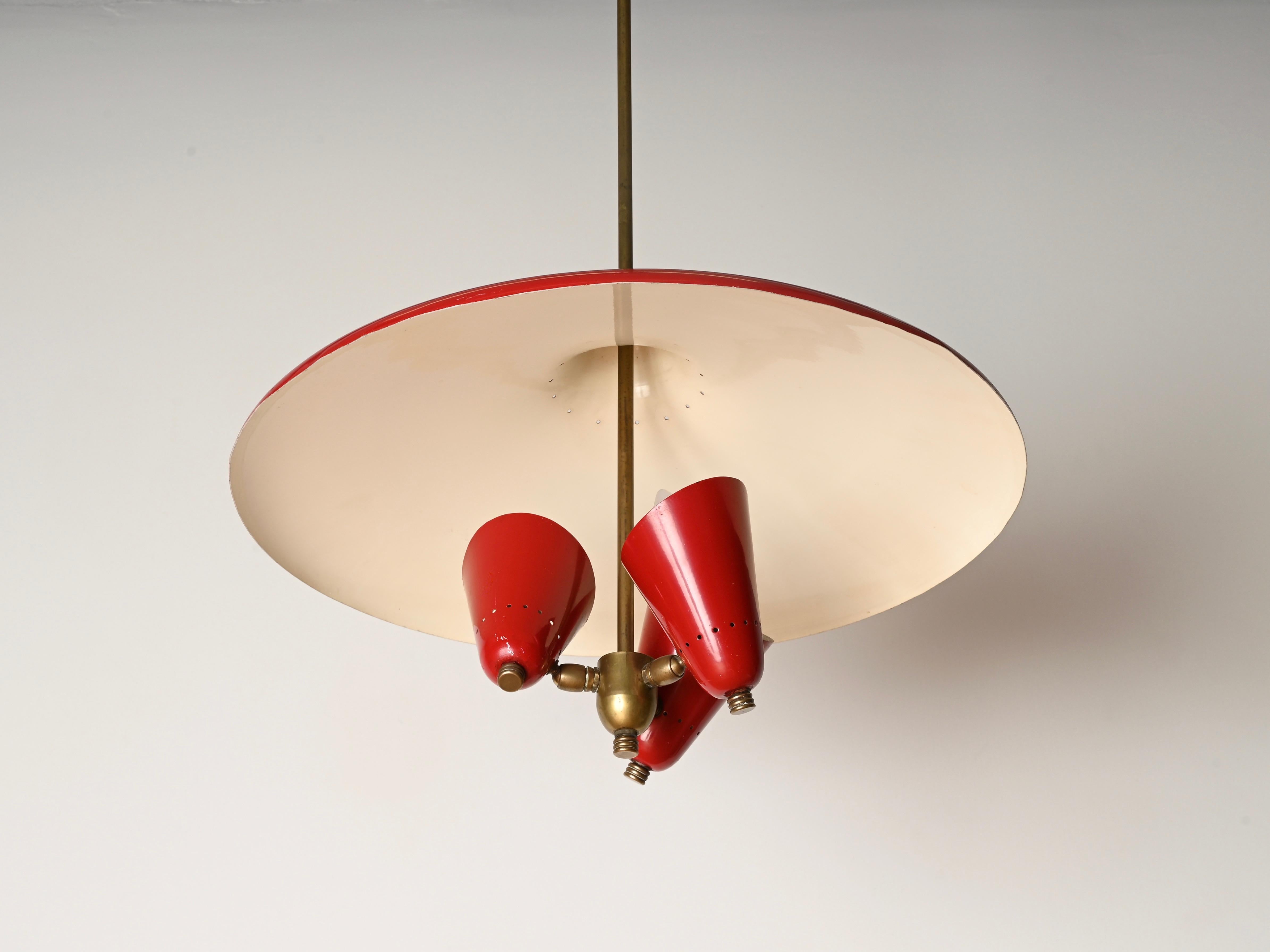 Métal Lustre italien à 3 lumières en métal émaillé rouge et laiton, années 1950 en vente