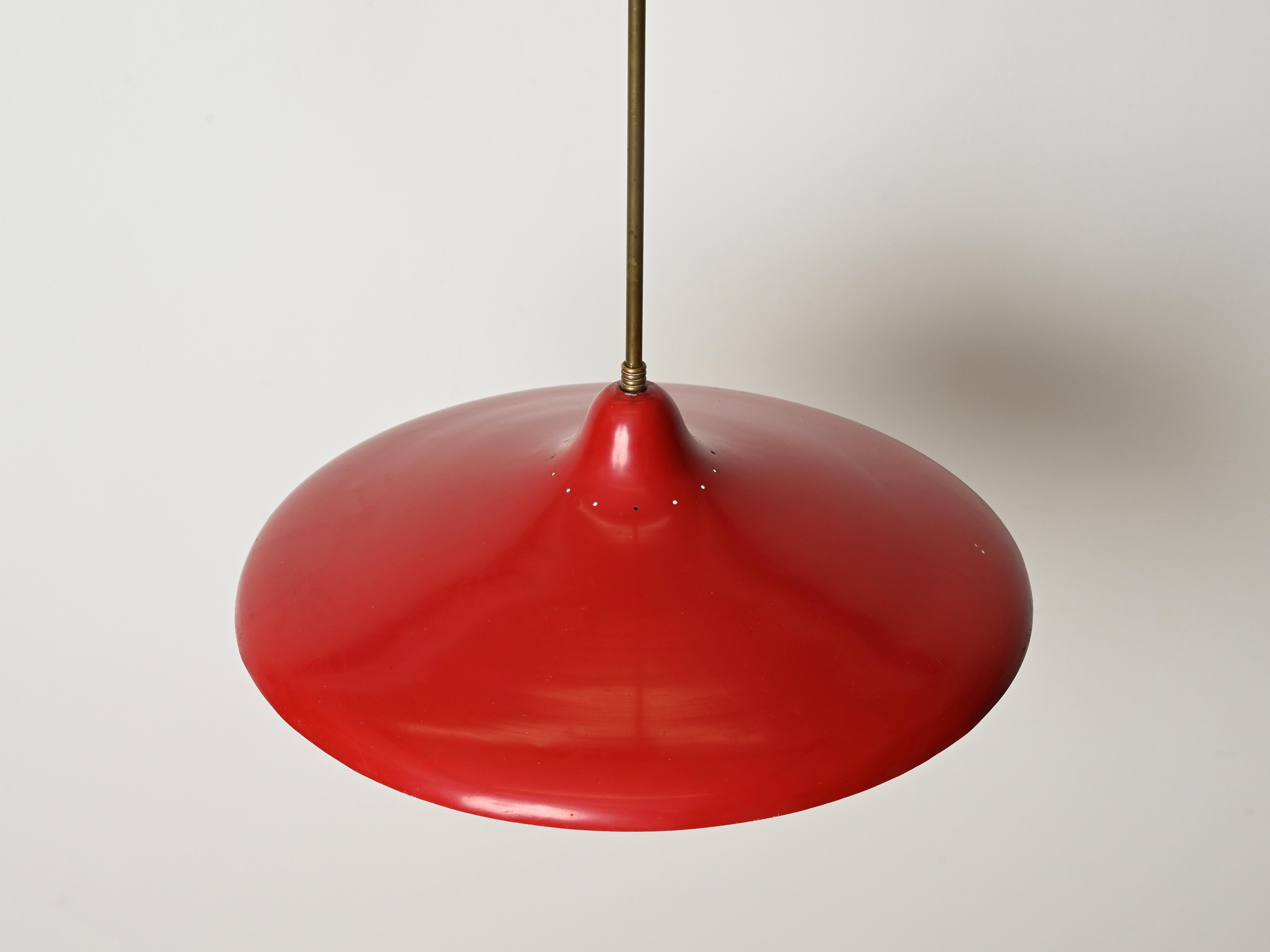 Lustre italien à 3 lumières en métal émaillé rouge et laiton, années 1950 en vente 3