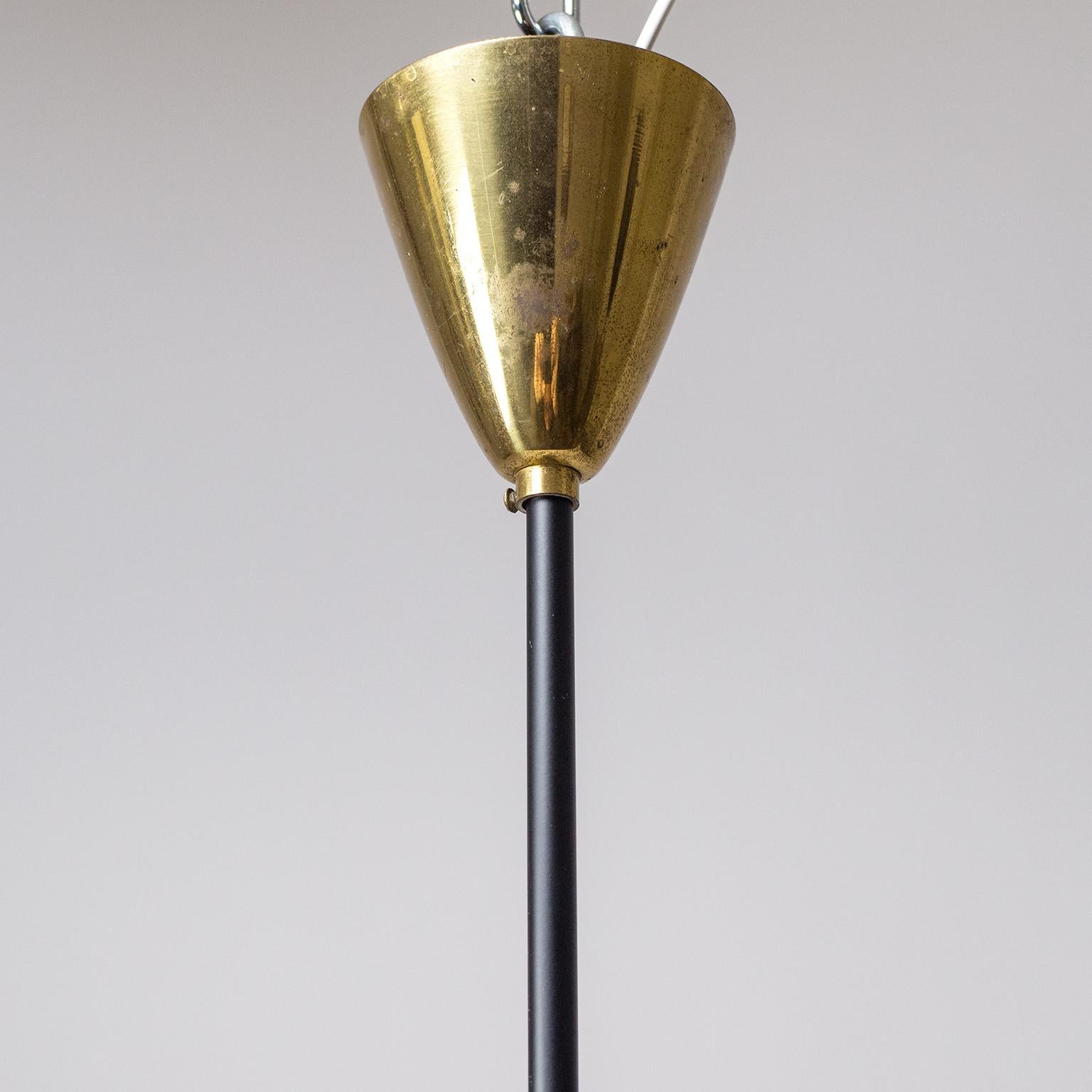 Mid-20th Century Stilnovo Satin Glass and Brass Chandelier, 1950s