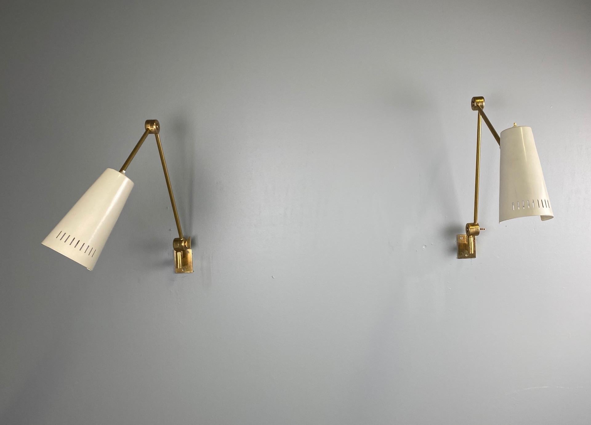 Stilnovo signed brass adjustable wall lamp, 1950s.