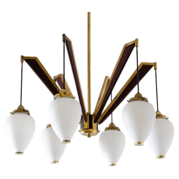 Mid century Six-light chandelier with brass and wood structure For Sale