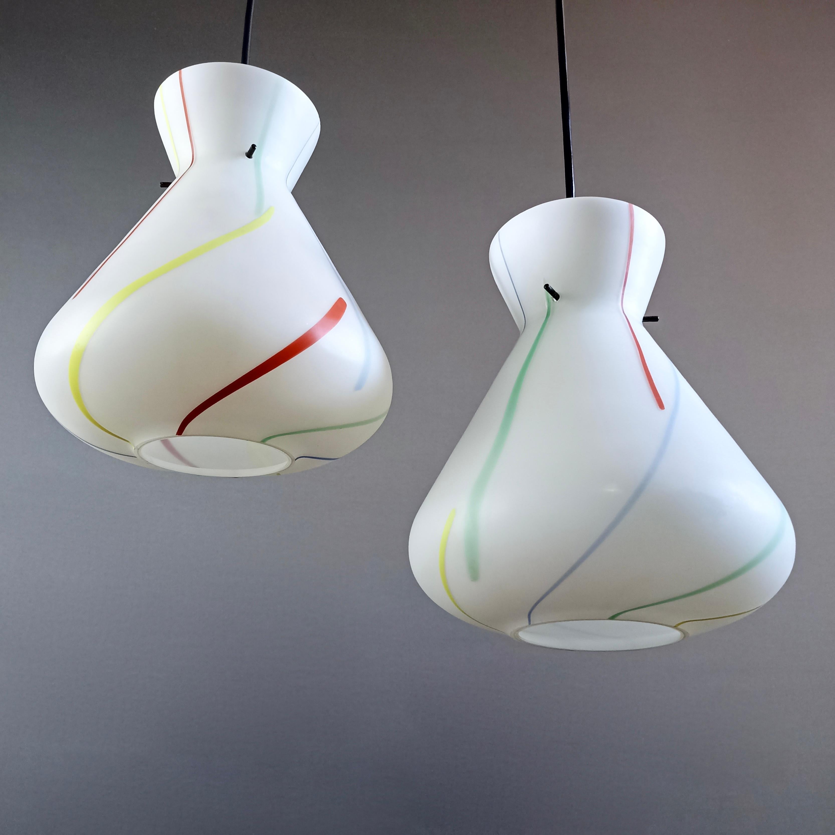 1950s Stilnovo Style Multi-Color Opaline Glass One-Light Pendant Lamps. A pair. In Good Condition For Sale In Caprino Veronese, VR