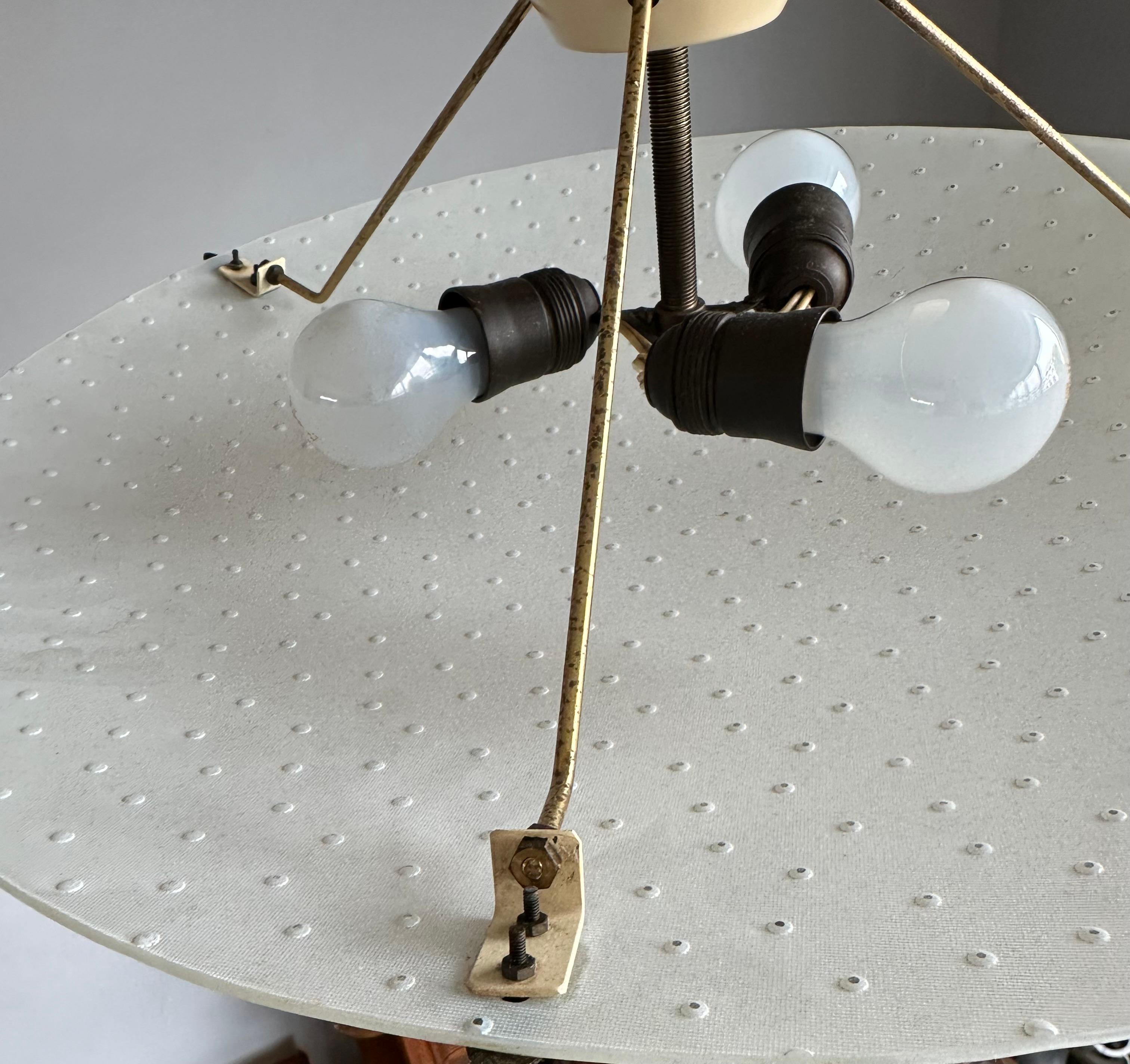 Lampada da incasso italiana senza tempo in vetro con motivo a fori, 1950 in vendita 4