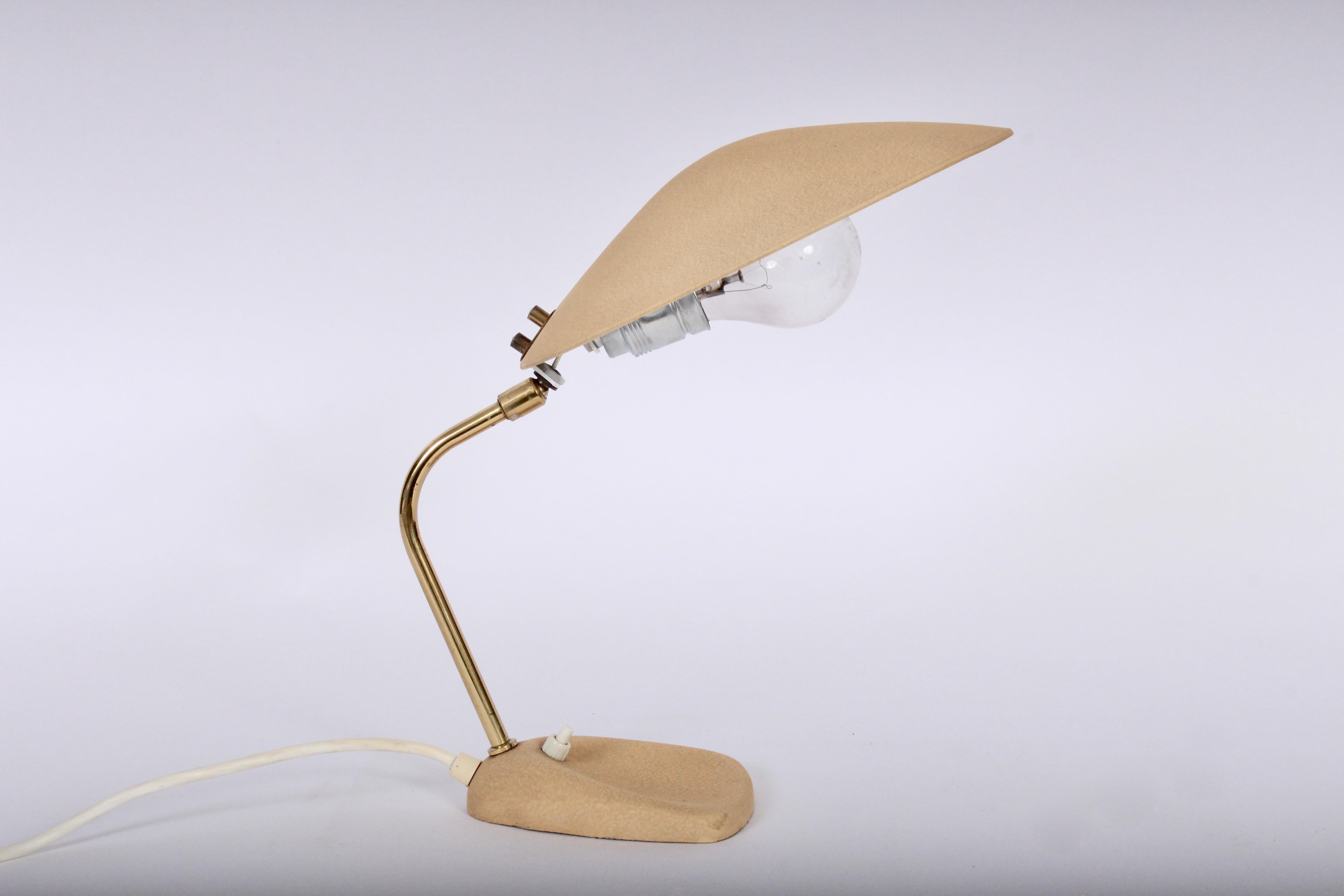 Mid-Century Modern Stilnovo Style Camel toned Desk Lamp with Saucer Shade, circa 1950s For Sale