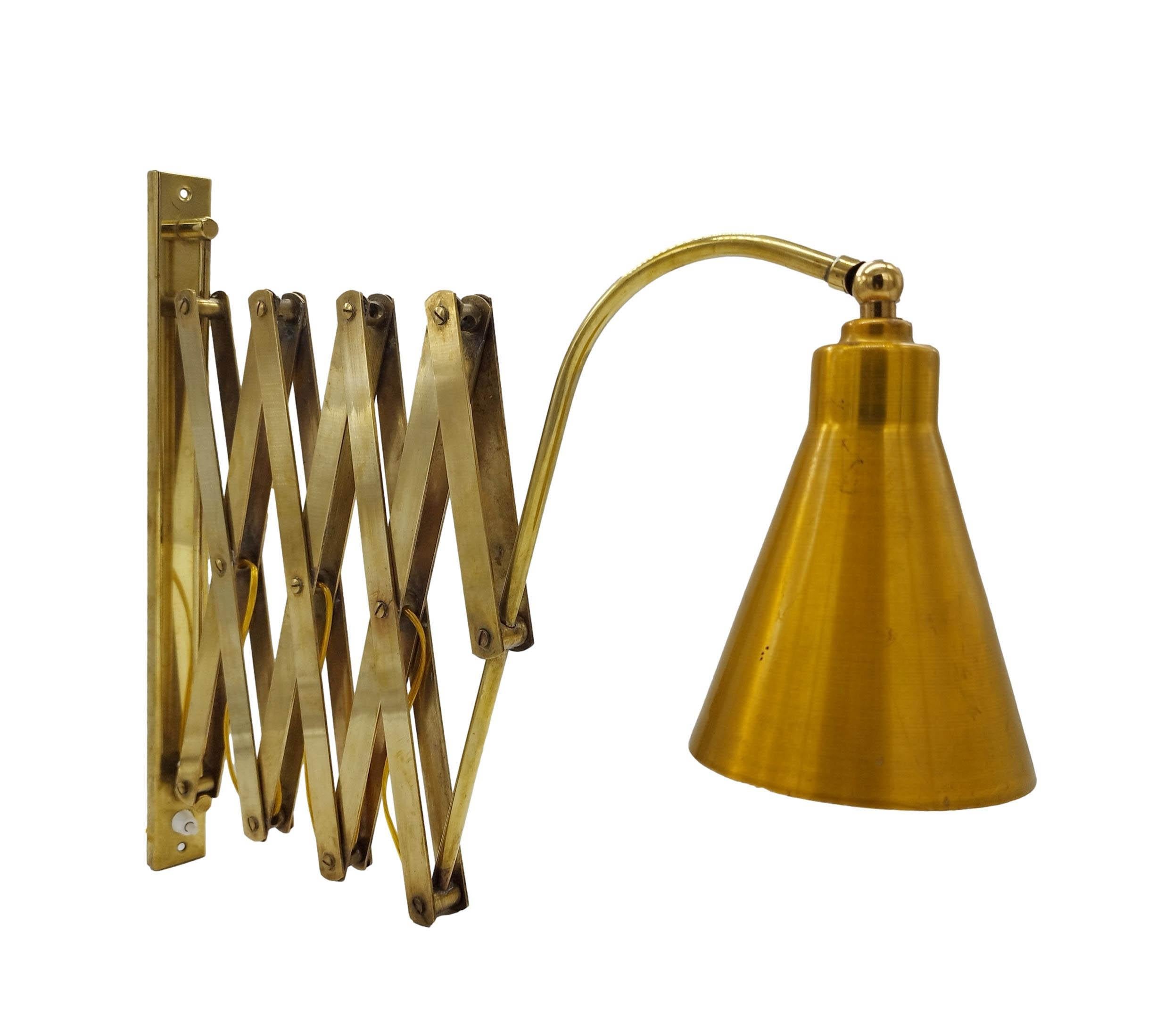 Mid-Century Modern Stilnovo Style Brass Scissor Wall Lamp, Italy, 1960s