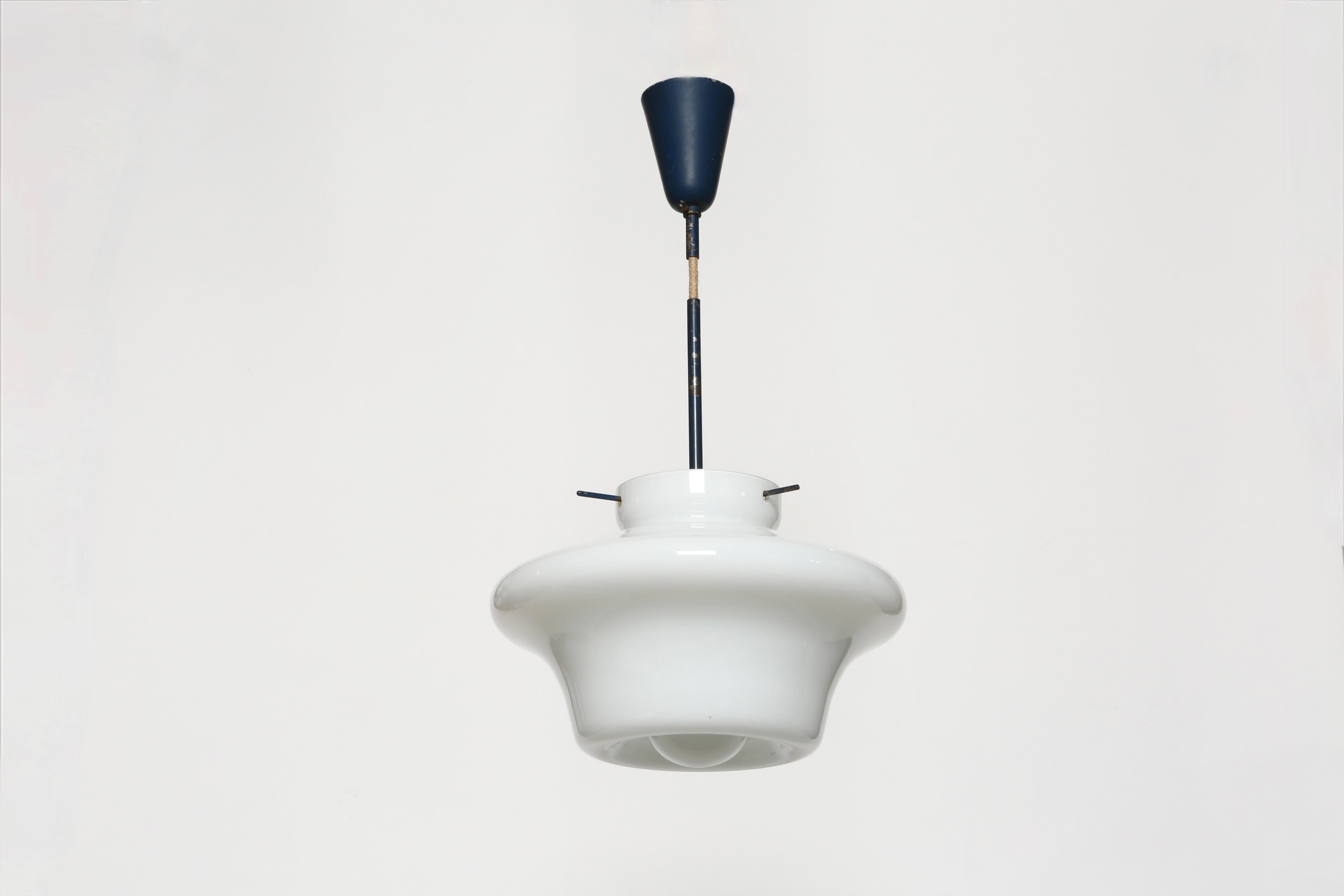 Metà XX secolo Lampada da soffitto in stile Stilnovo in vendita