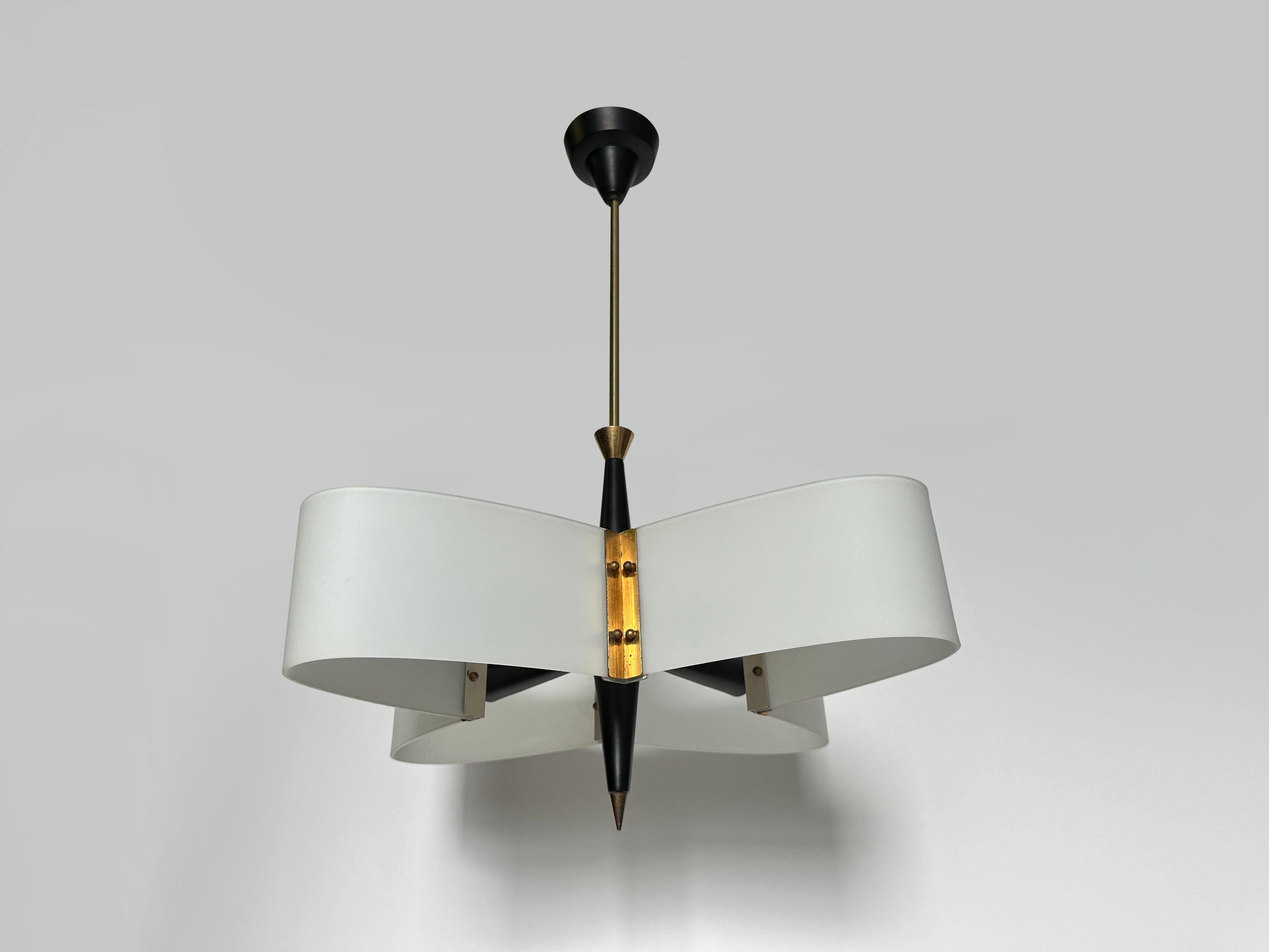 Mid-Century moderno Ciondolo da soffitto in stile Stilnovo, Italia 1960 in vendita