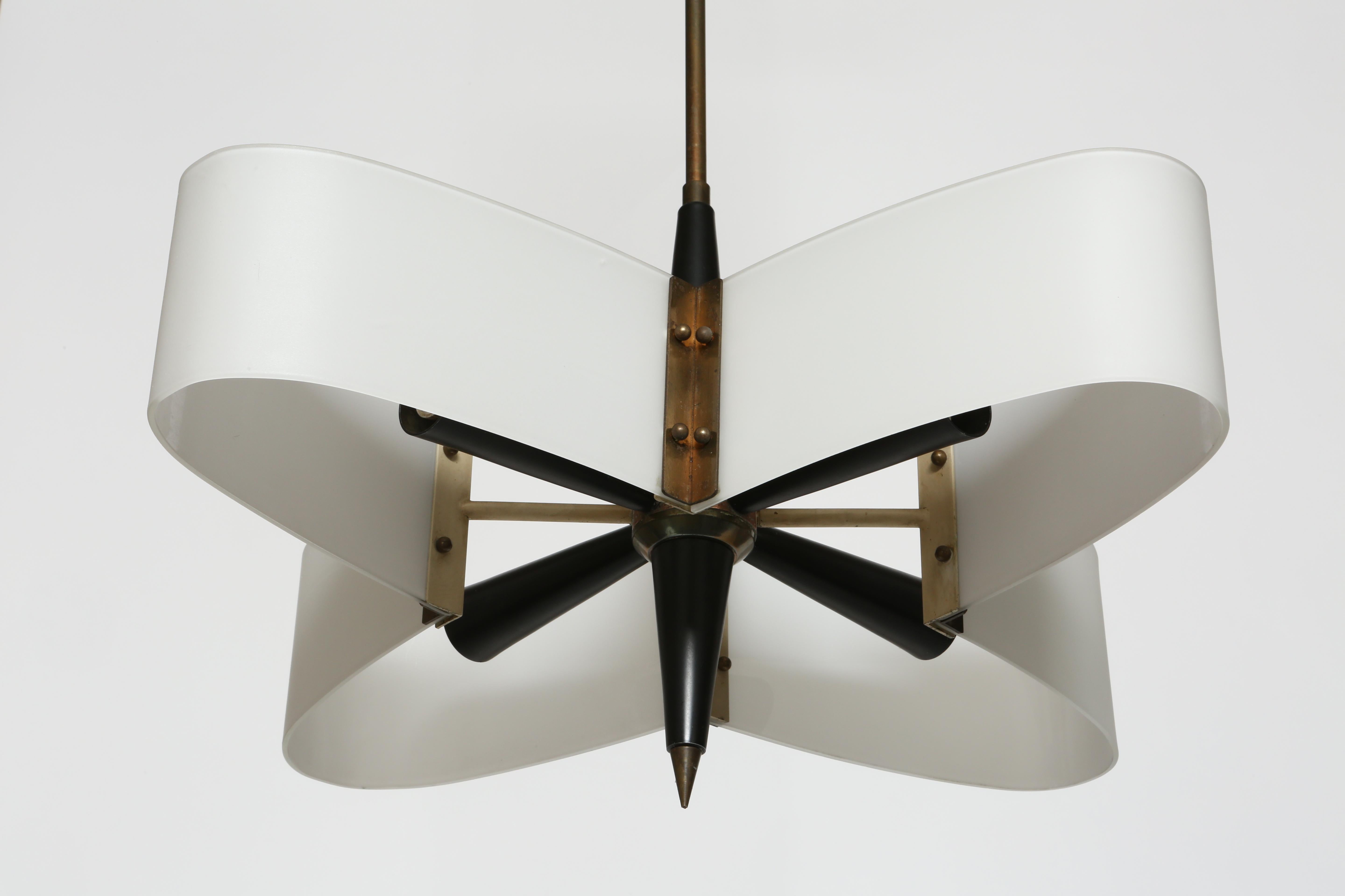 Ottone Ciondolo da soffitto in stile Stilnovo, Italia circa 1960 in vendita