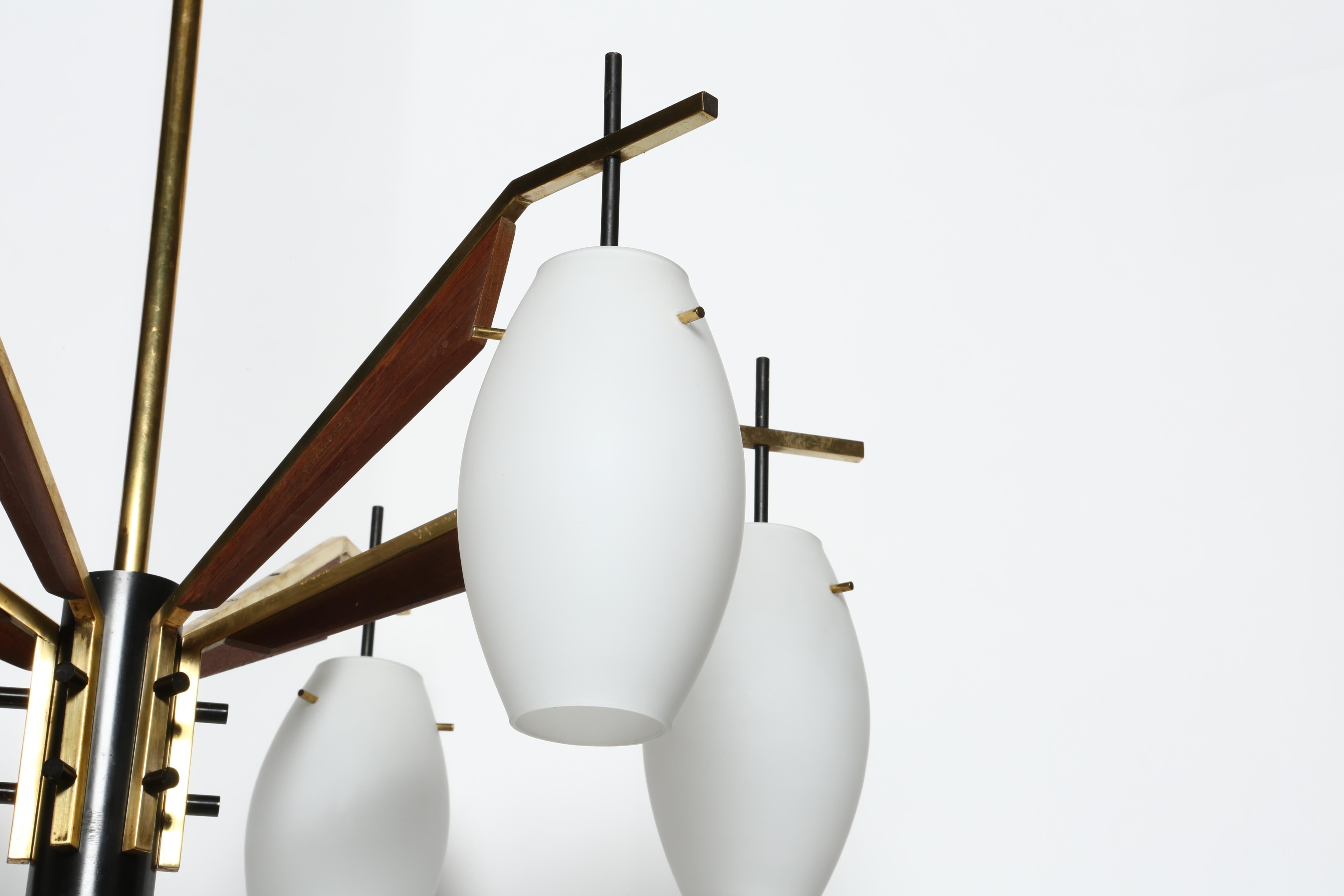 Stilnovo Style Chandelier, Italy 1960s In Good Condition For Sale In Brooklyn, NY