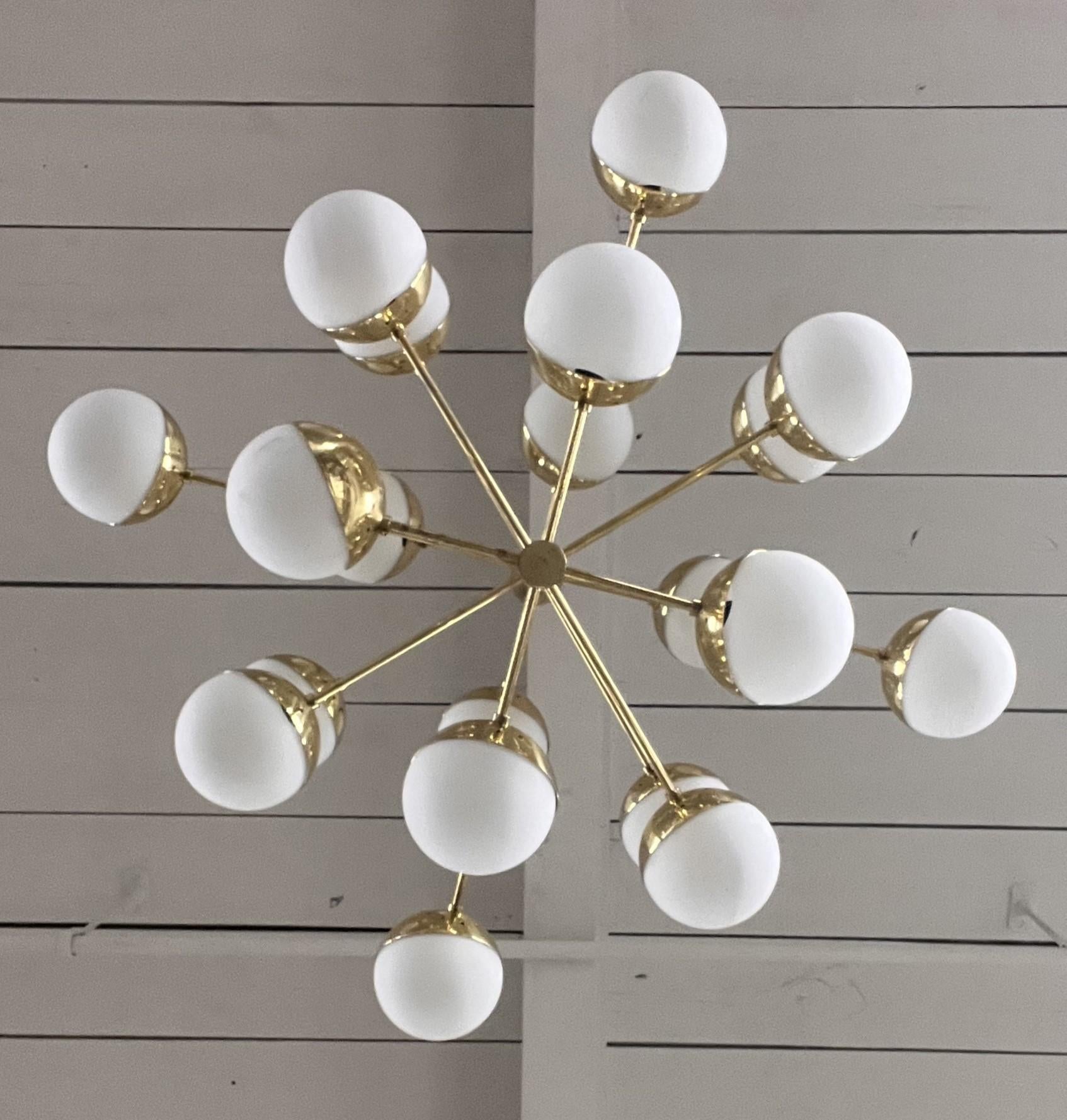 Ottone Lampadario in stile Stilnovo in vendita