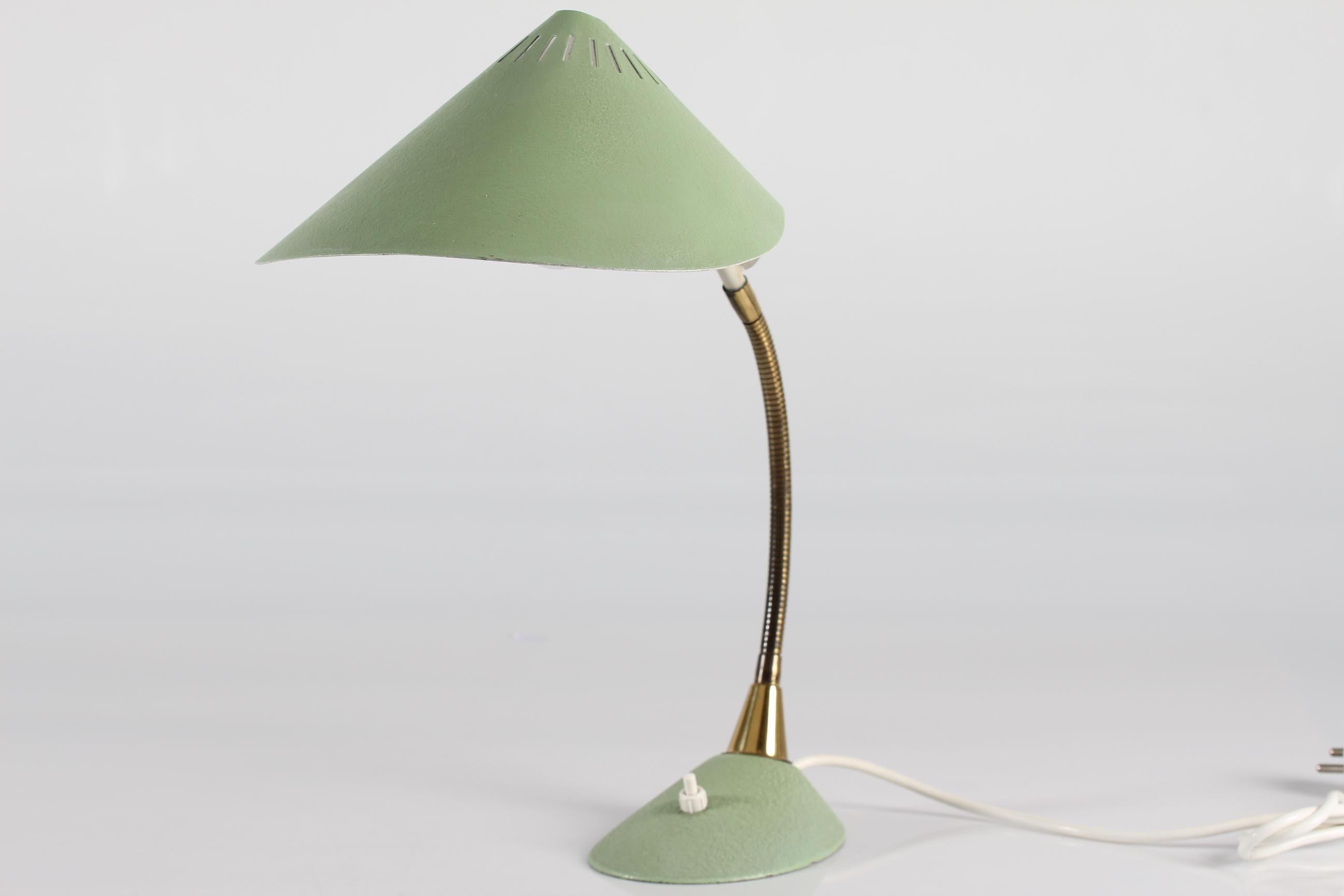 Stilnovo Style Cosack Leuchten Cobra Desk Lamp with Green Lacquer, Germany 1950s 2