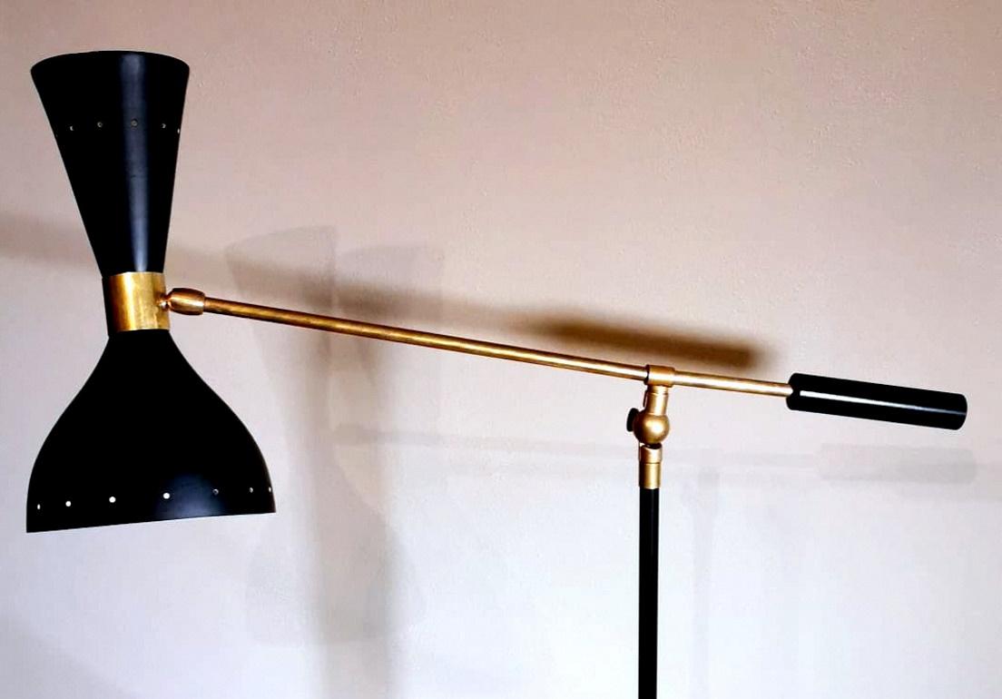 Mid-Century Modern Stilnovo Style Diabolo Model Brass Table Lamp with Carrara Marble Base For Sale
