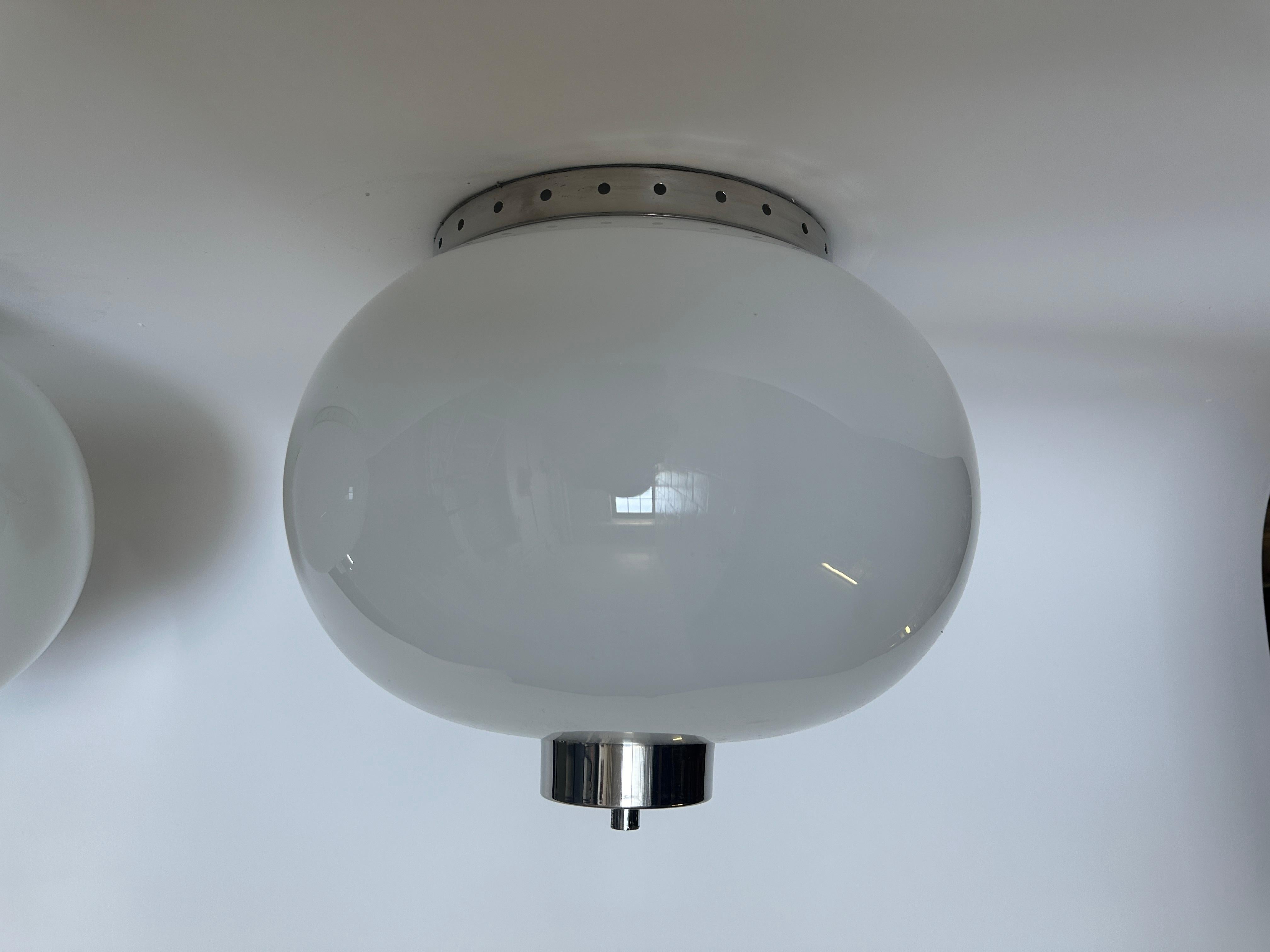Stilnovo style flush mount ceiling lights, set of 2 Italy circa 1960s en vente 3