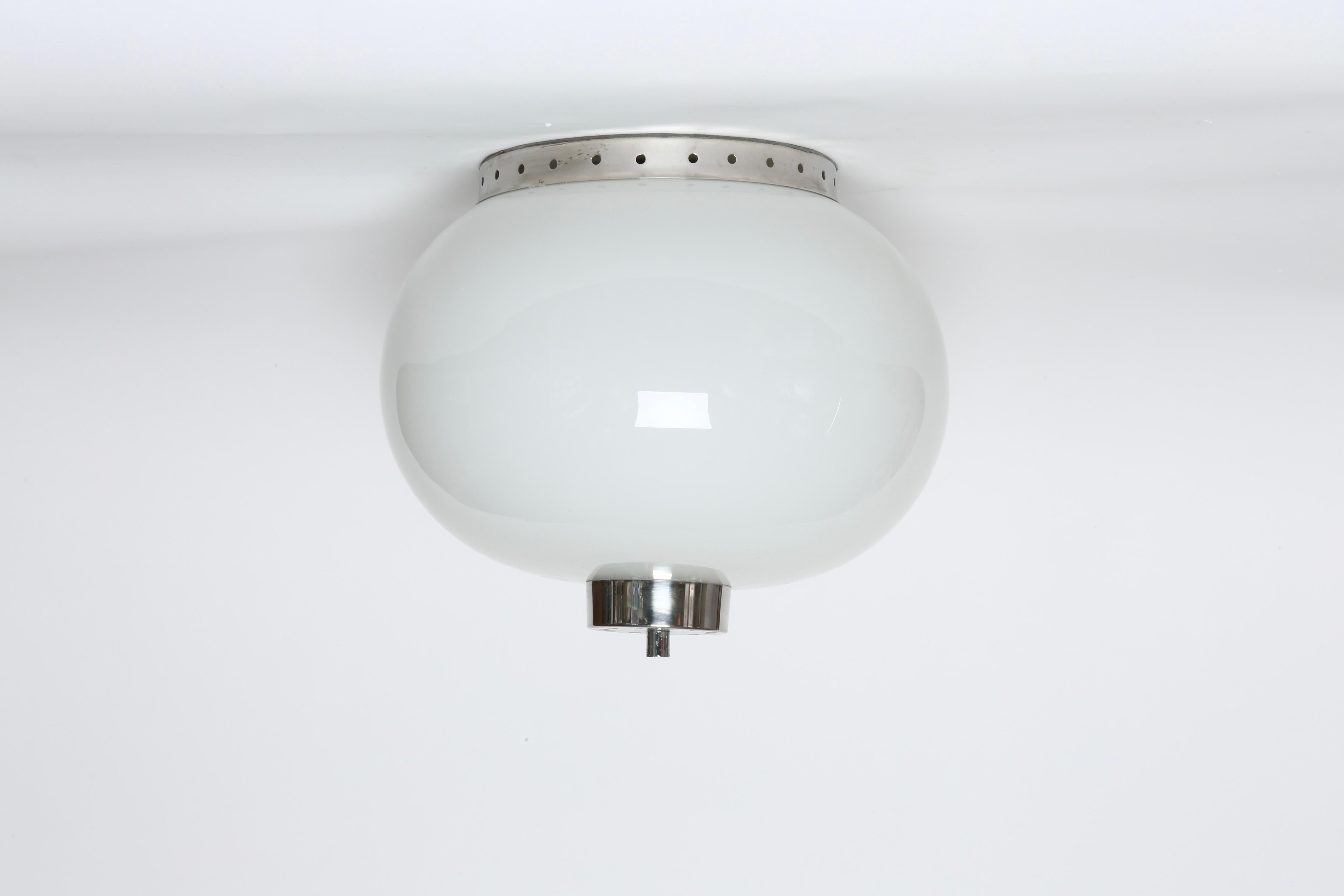 Stilnovo style flush mount ceiling lights, set of 2 Italy circa 1960s en vente 1