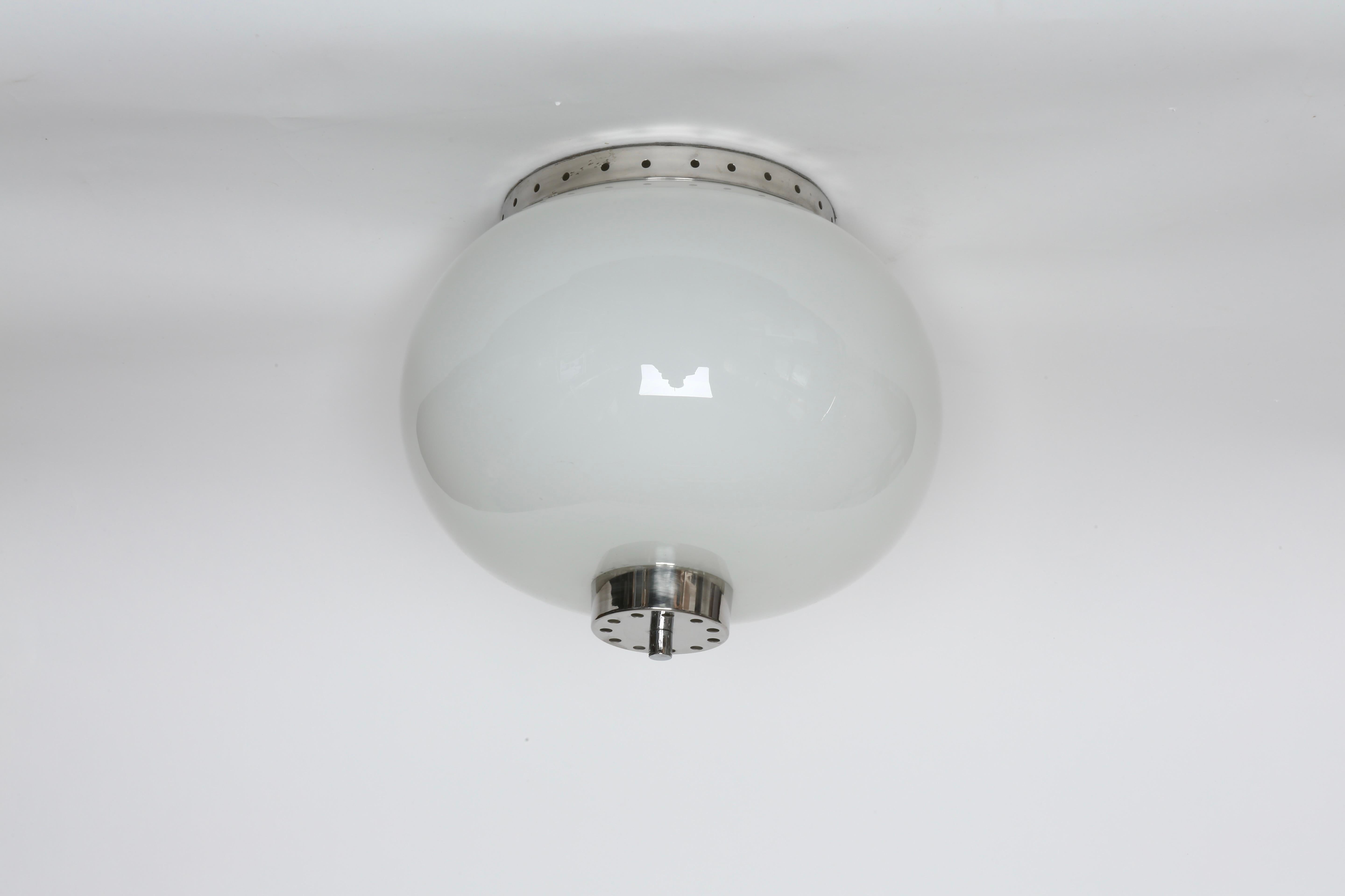 Stilnovo style flush mount ceiling lights, set of 2 Italy circa 1960s en vente 2