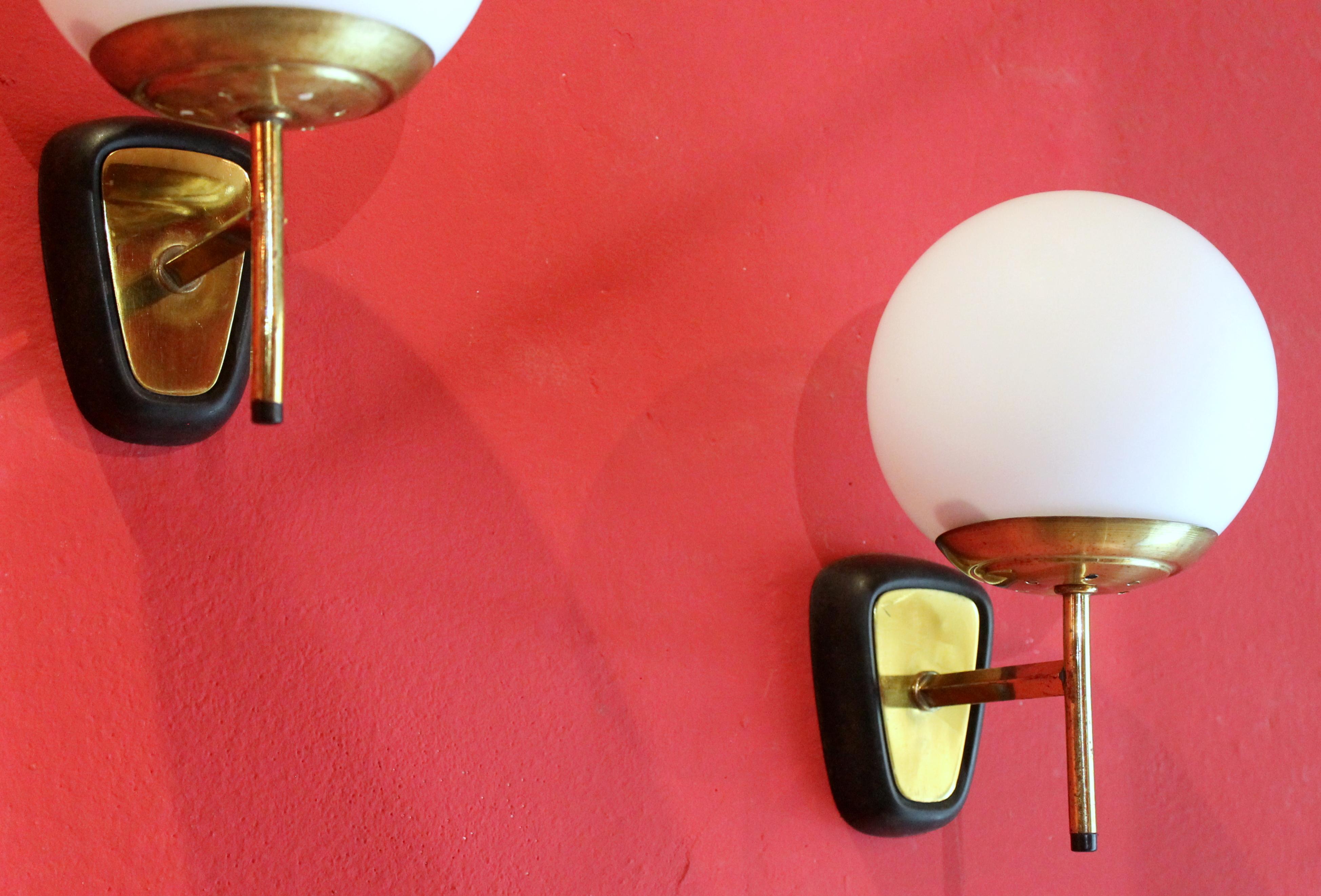Stilnovo Style Italian Glass Globe and Gilt Brass One Light Wall Sconces, 1950s 8