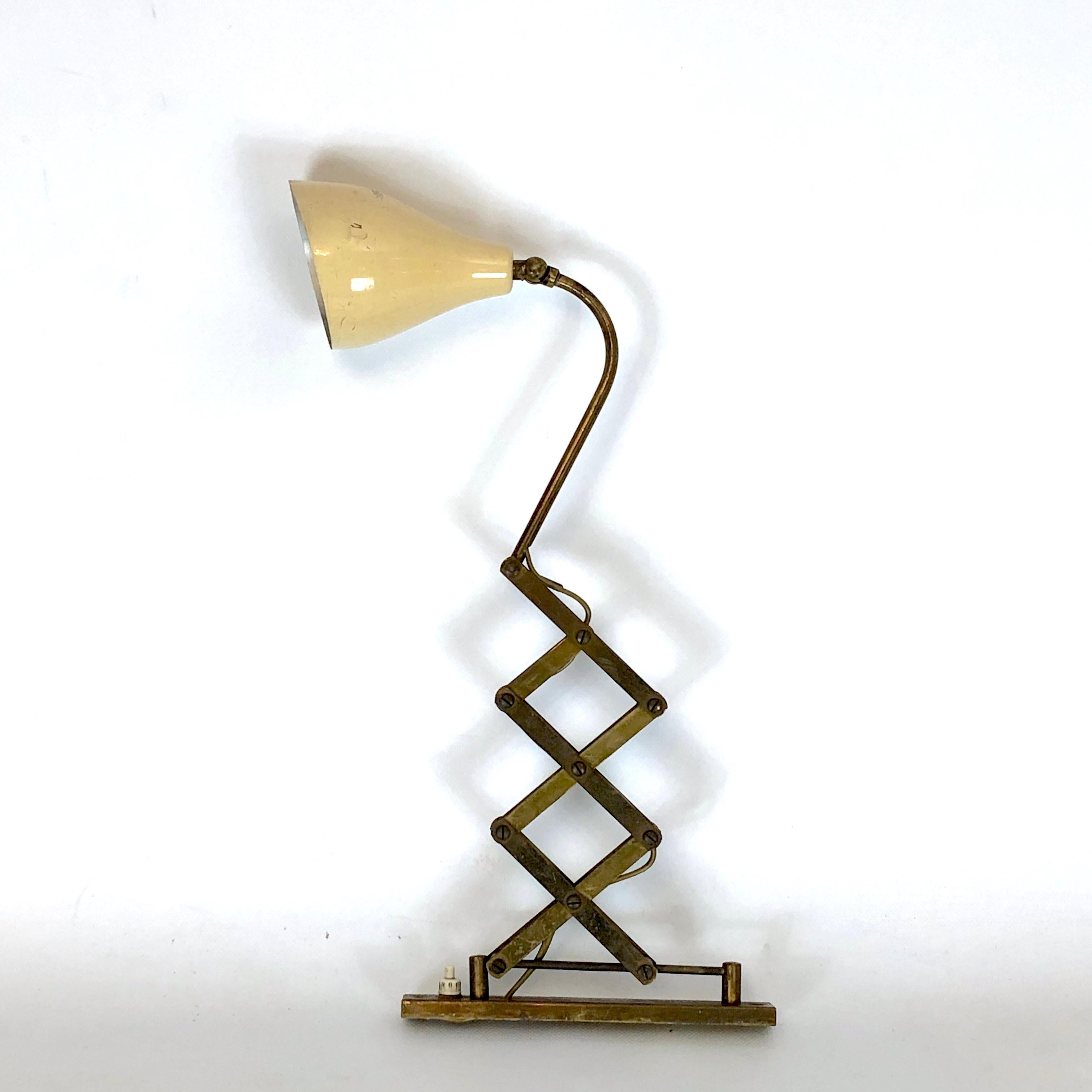 Stilnovo Style, Mid-Century Brass Scissor Wall Lamp from 50s For Sale 4