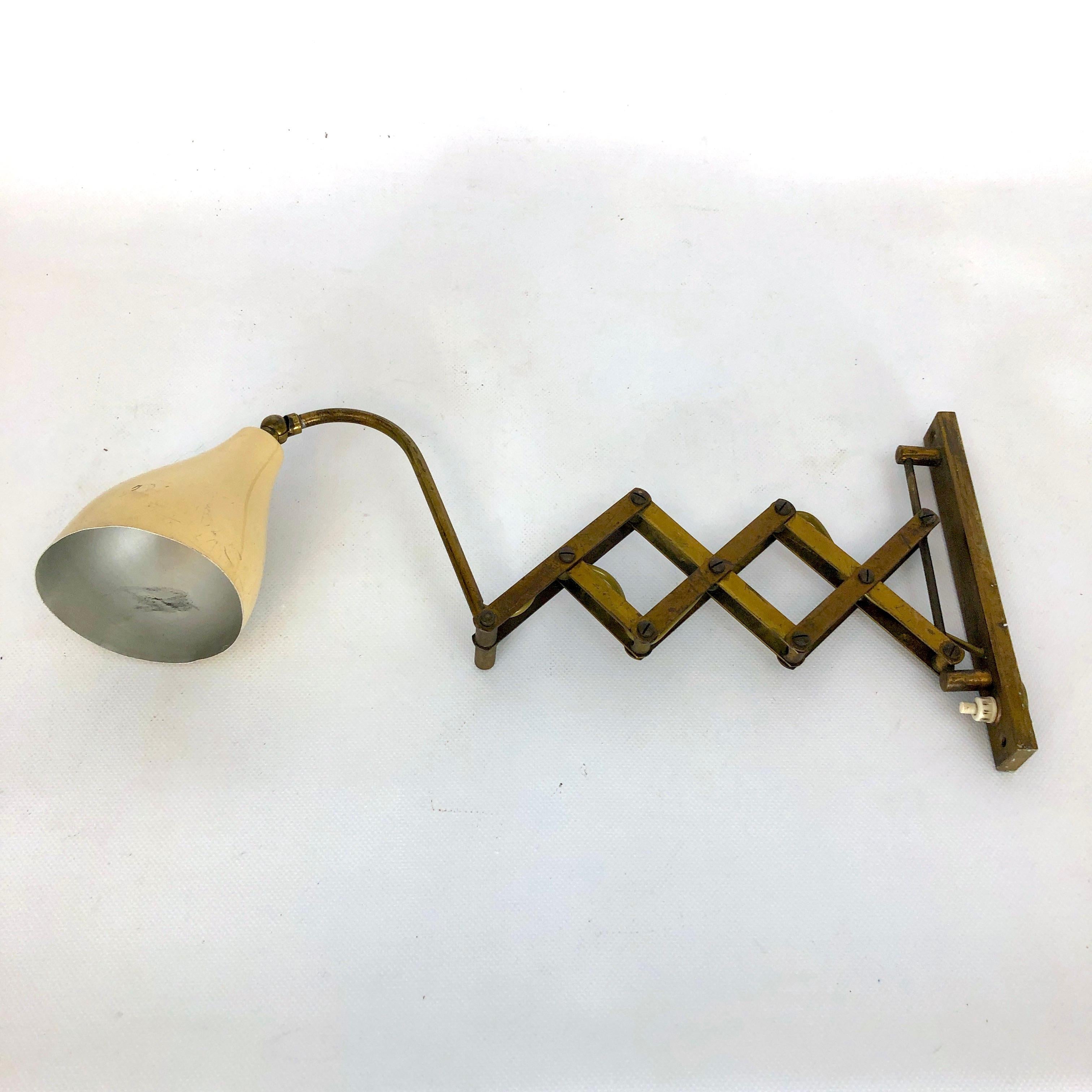 20th Century Stilnovo Style, Mid-Century Brass Scissor Wall Lamp from 50s For Sale