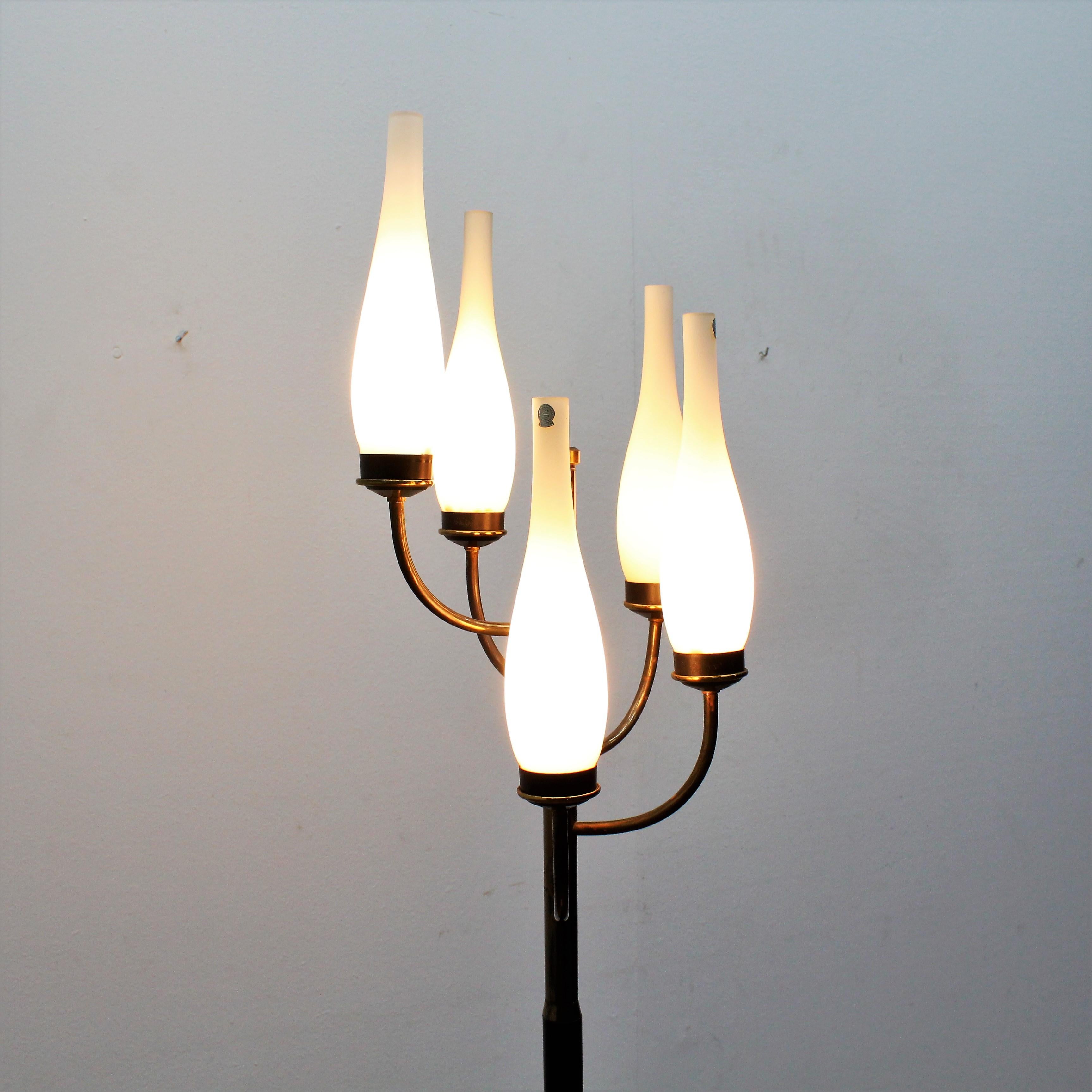 Stilnovo Style Midcentury White Opaline and Metal Floor Lamp, Italy, 1960s 6