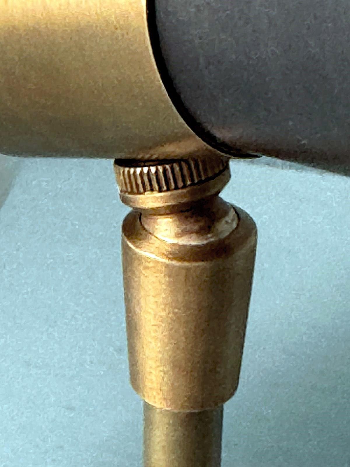 Stilnovo Stil-Paar  Italienische Wandleuchten aus Messing und lackiertem Metall im Angebot 10