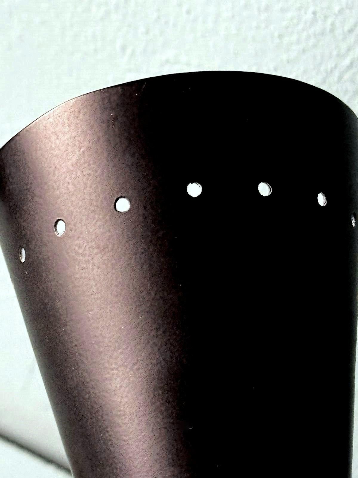 Stilnovo Stil-Paar  Italienische Wandleuchten aus Messing und lackiertem Metall im Angebot 12