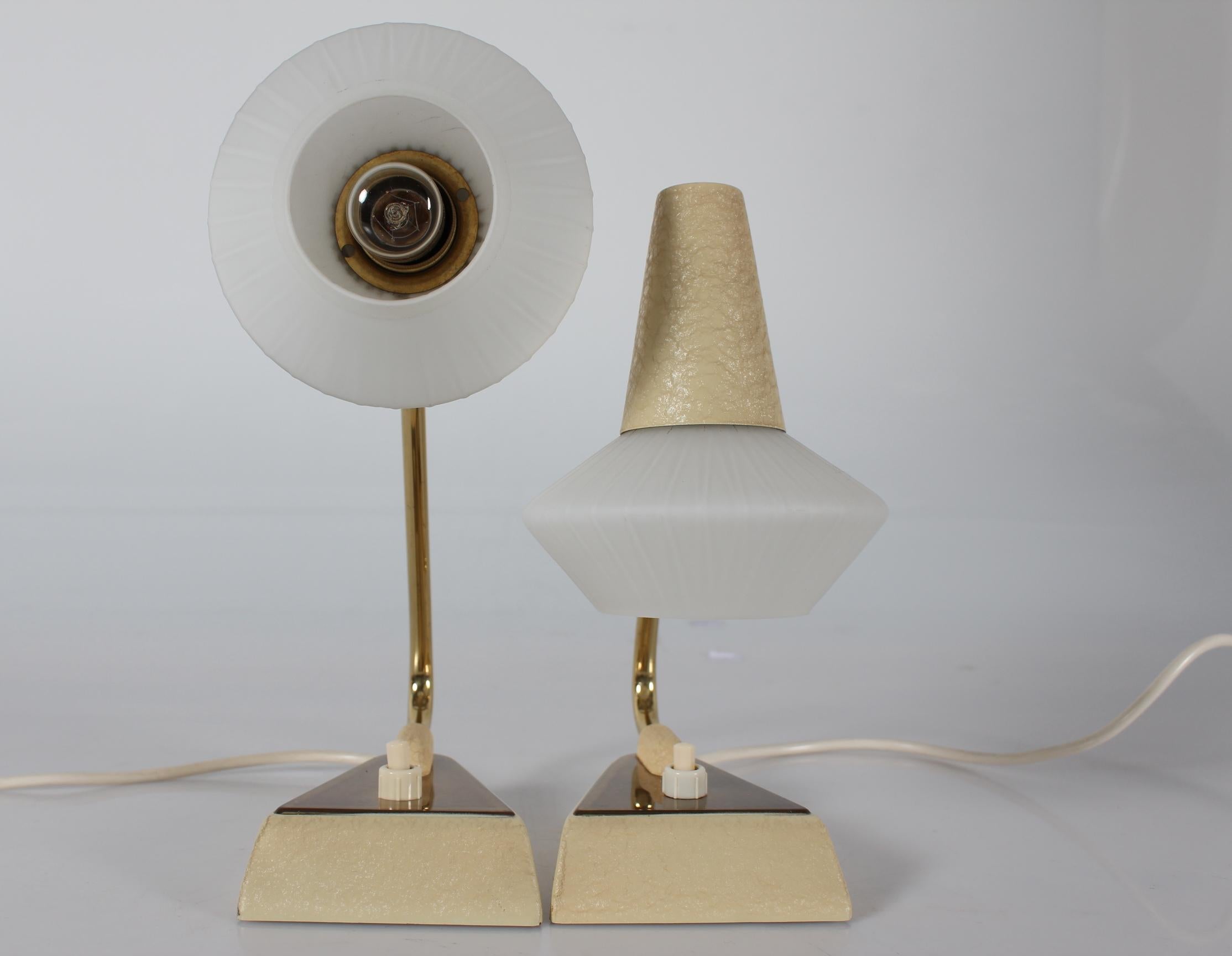 Metal Stilnovo Style Pair of 1950s Bedside Table Lamps Cream + White with Glass Shades For Sale