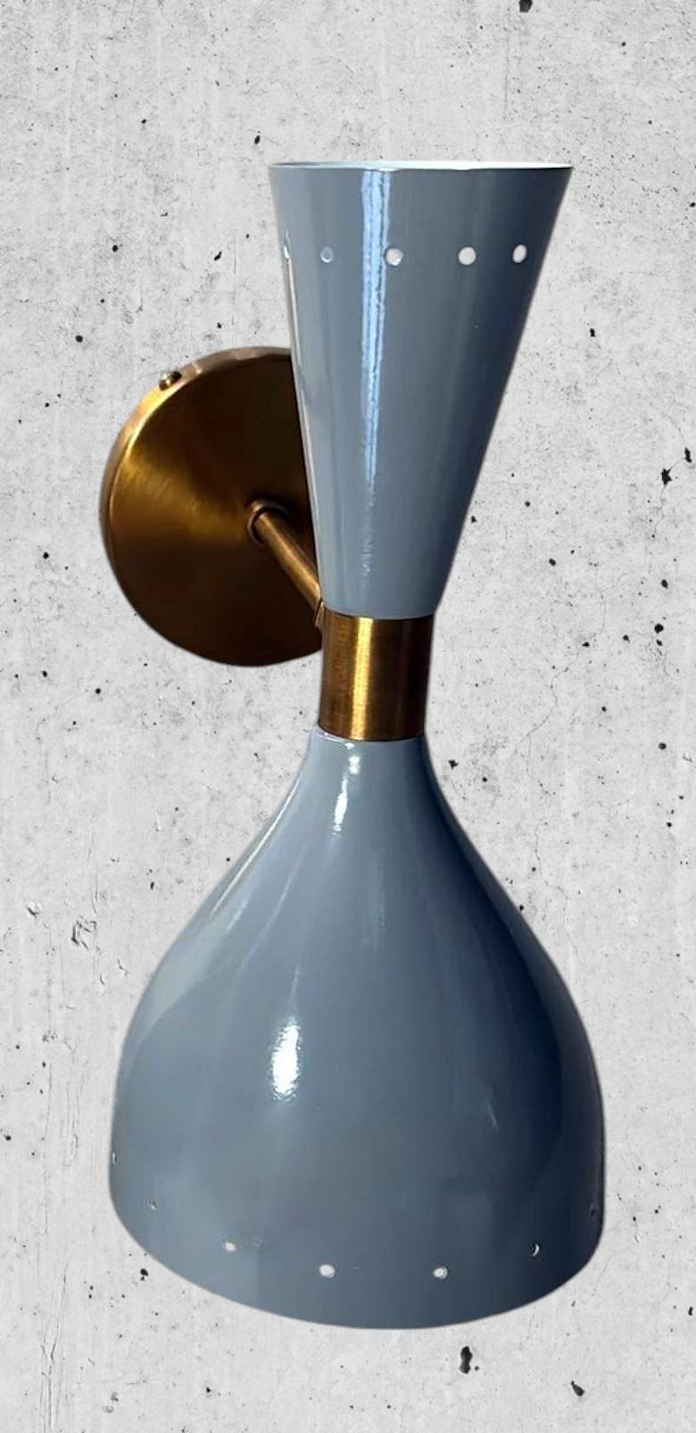 Stilnovo Style Pair Of Italian Brass And Painted Grey Metal Wall Sconces For Sale 5
