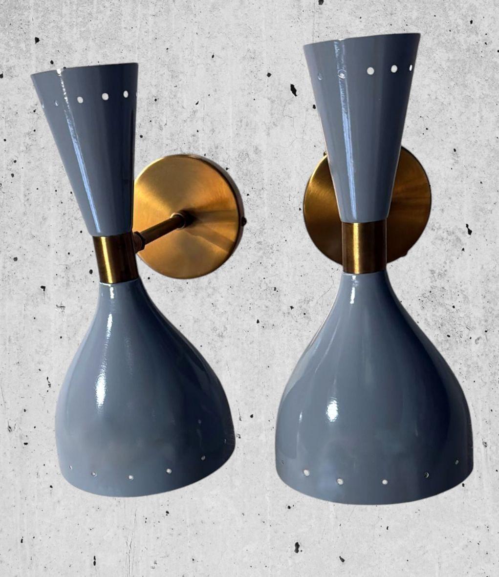 Stilnovo Style Pair Of Italian Brass And Painted Grey Metal Wall Sconces For Sale 1