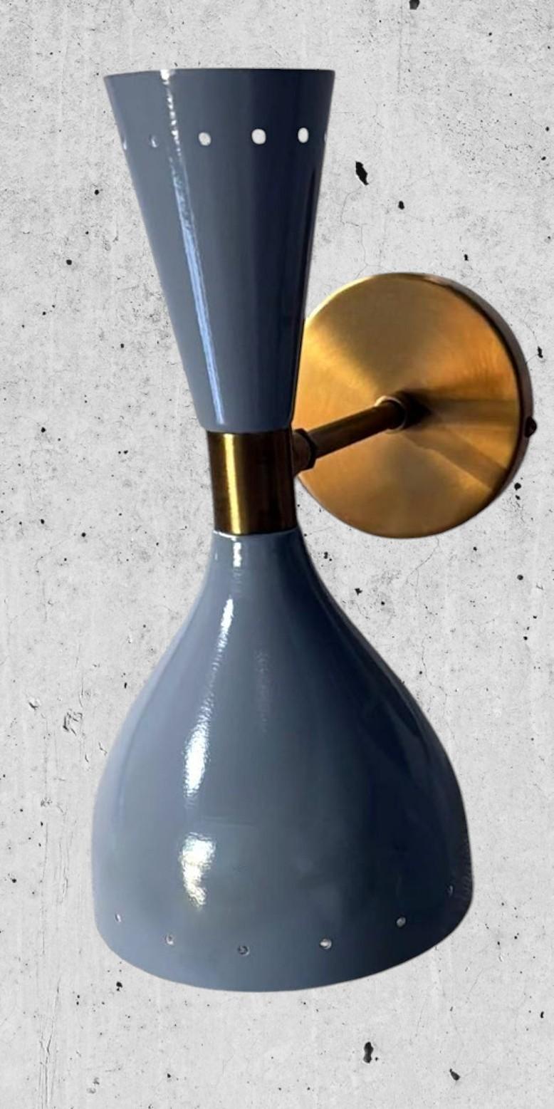 Stilnovo Style Pair Of Italian Brass And Painted Grey Metal Wall Sconces For Sale 4