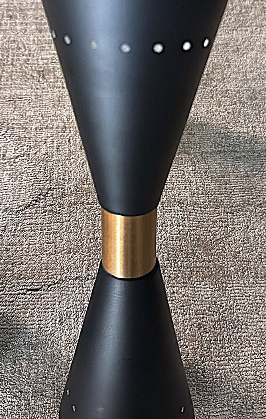 Stilnovo Style Pair Of Italian Wall Lights In Lacquered Metal And Brass For Sale 10
