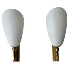 Stilnovo-Leuchten aus Opalglas und Messing, 2 Stück, Italien um 1960