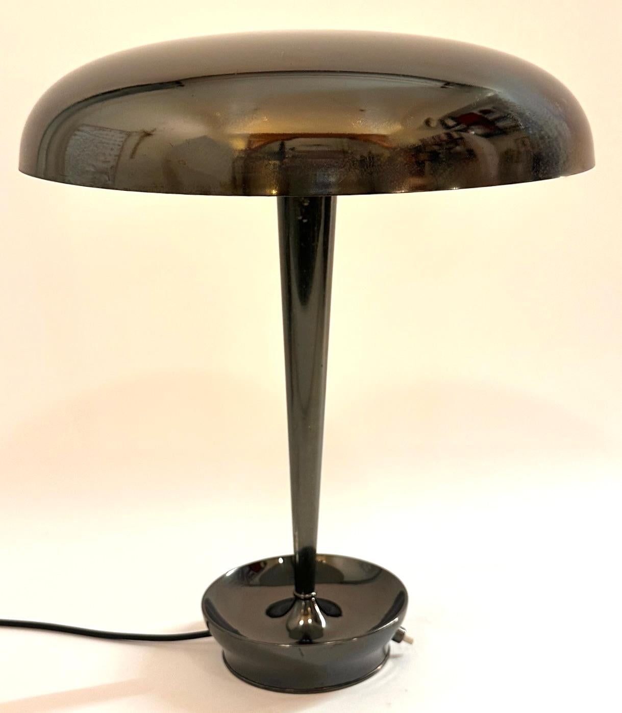 Stilnovo Tisch-/Schreibtischlampe Mod.  D 4639 . Mailand . 1950 im Angebot 1