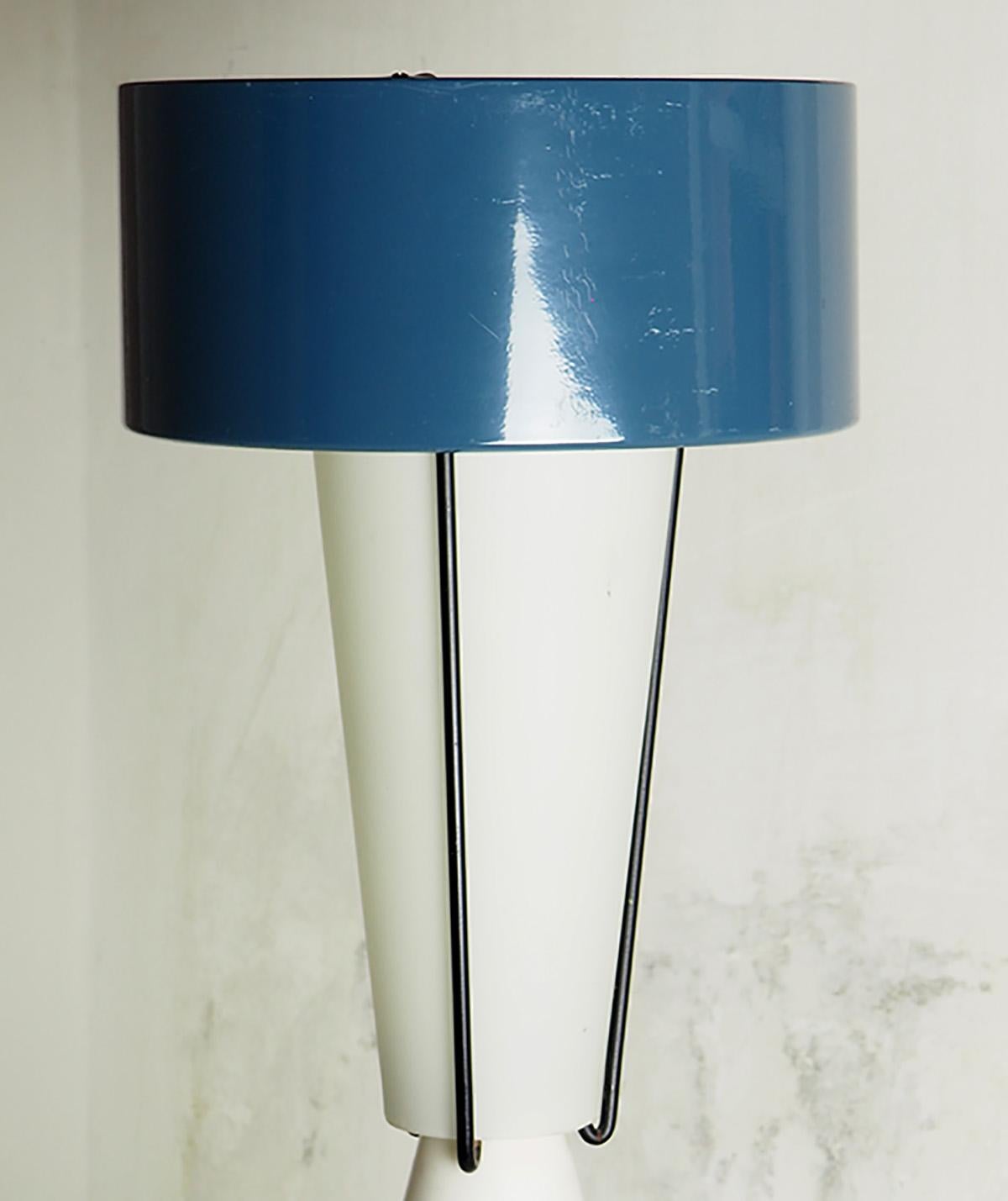 Mid-Century Modern Stilnovo Table Lamp Attributed to Ettore Sottsass, Milano, 1950s For Sale