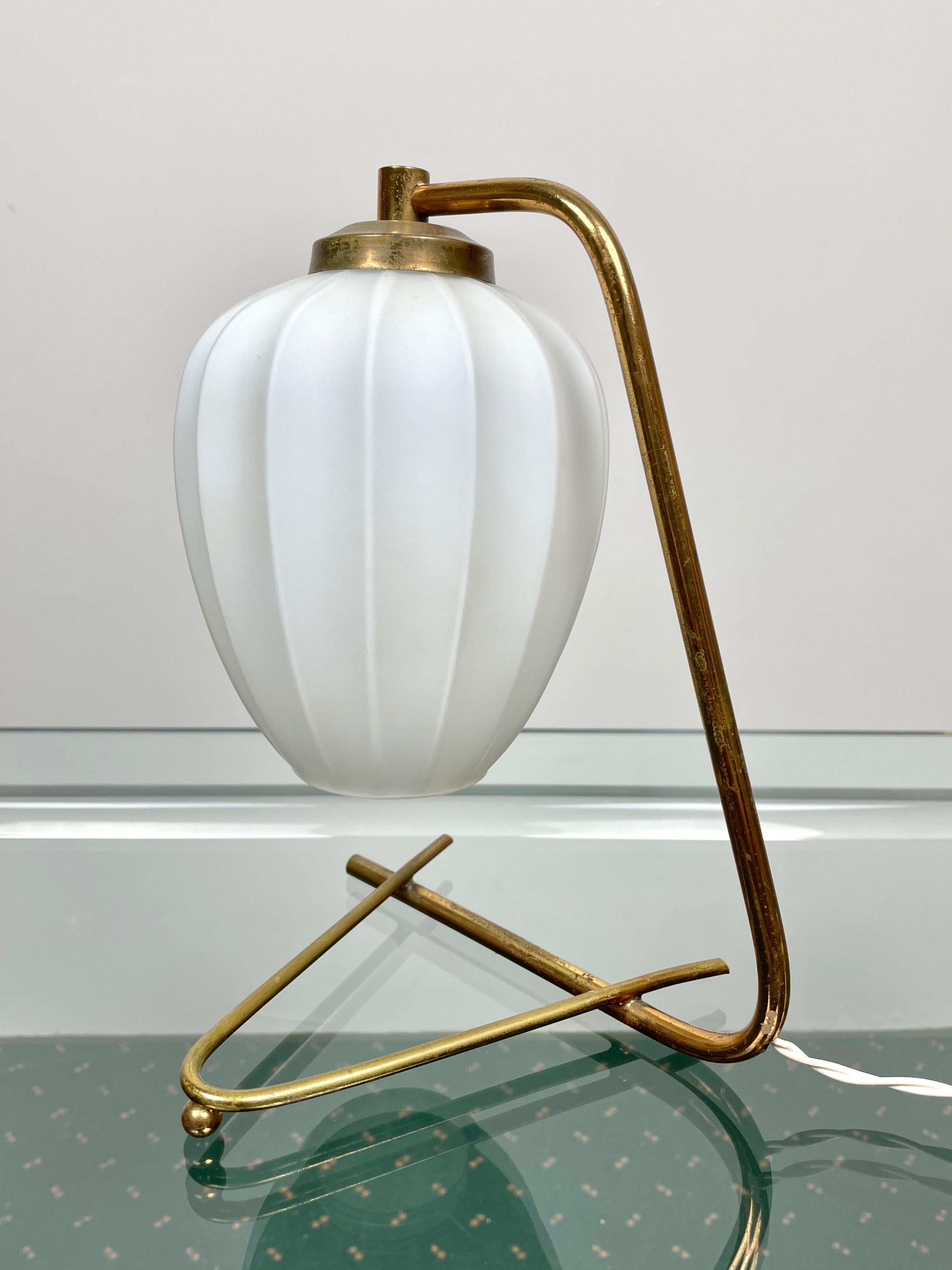 Table Lamp Brass and Opaline Glass, Italy, 1950s In Good Condition In Rome, IT