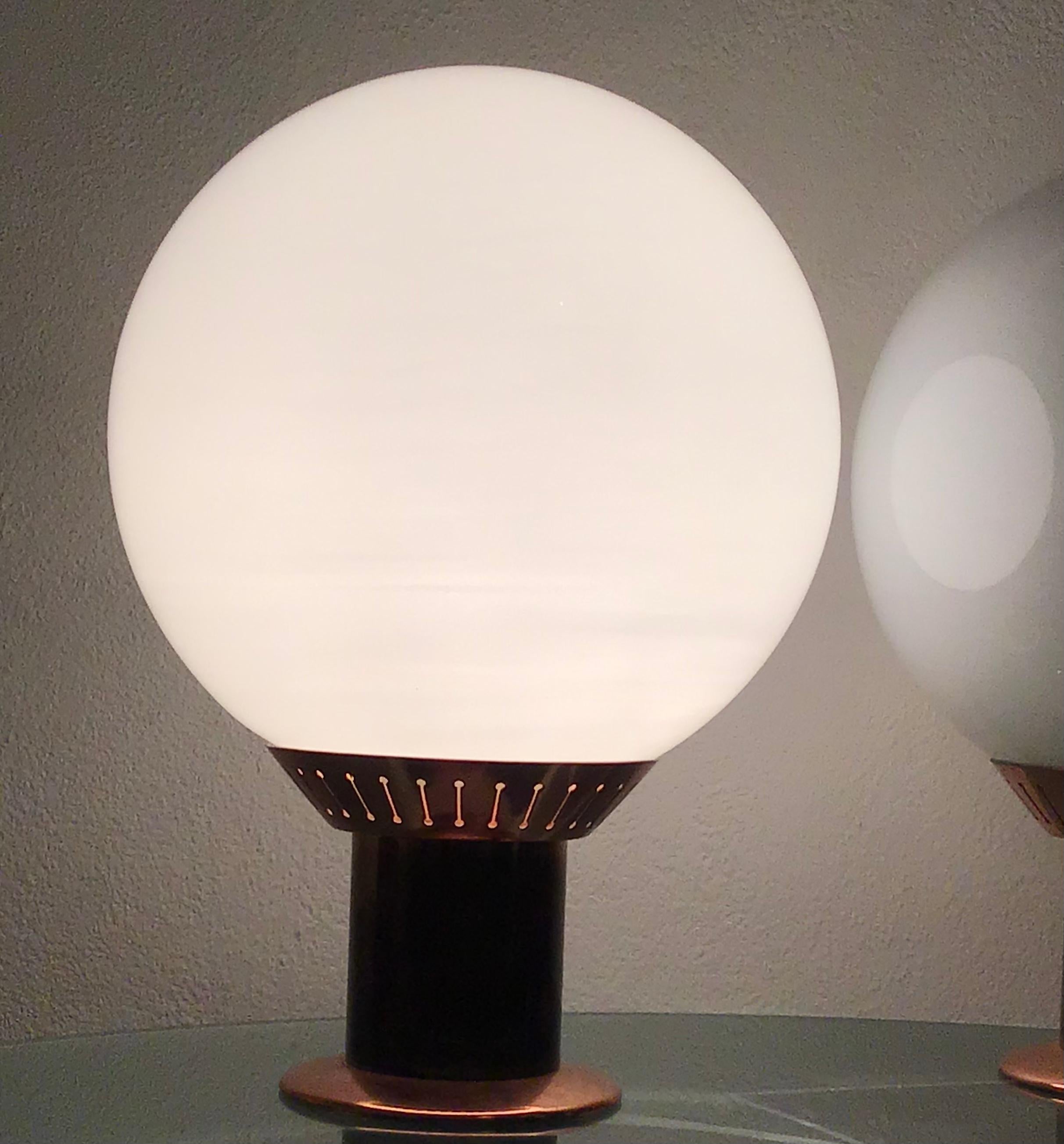 Lampe de bureau Stilnovo en laiton et verre, 1950, Italie en vente 2