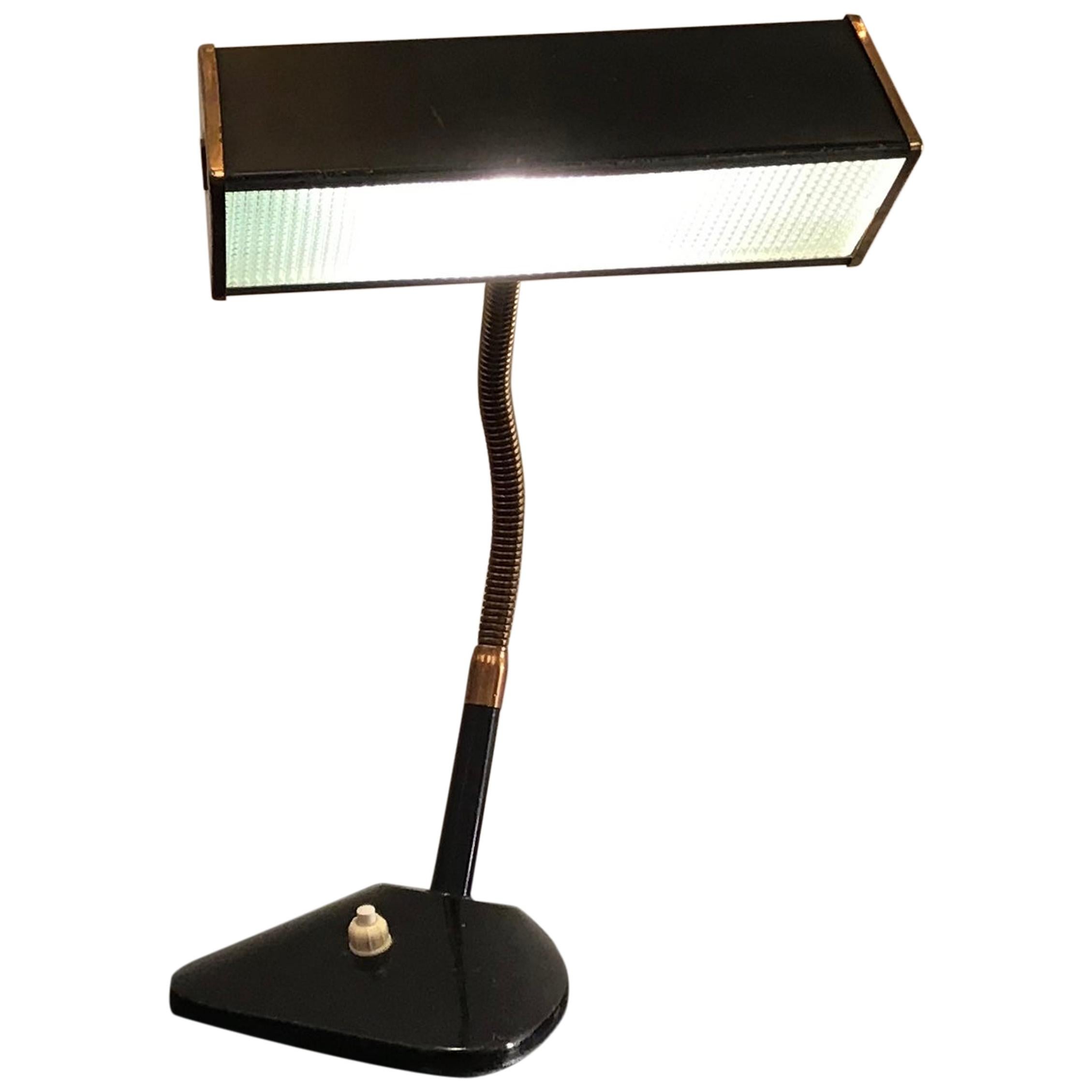 Lampe de bureau de style Stilnovo en laiton, verre et métal, 1950, Italie en vente