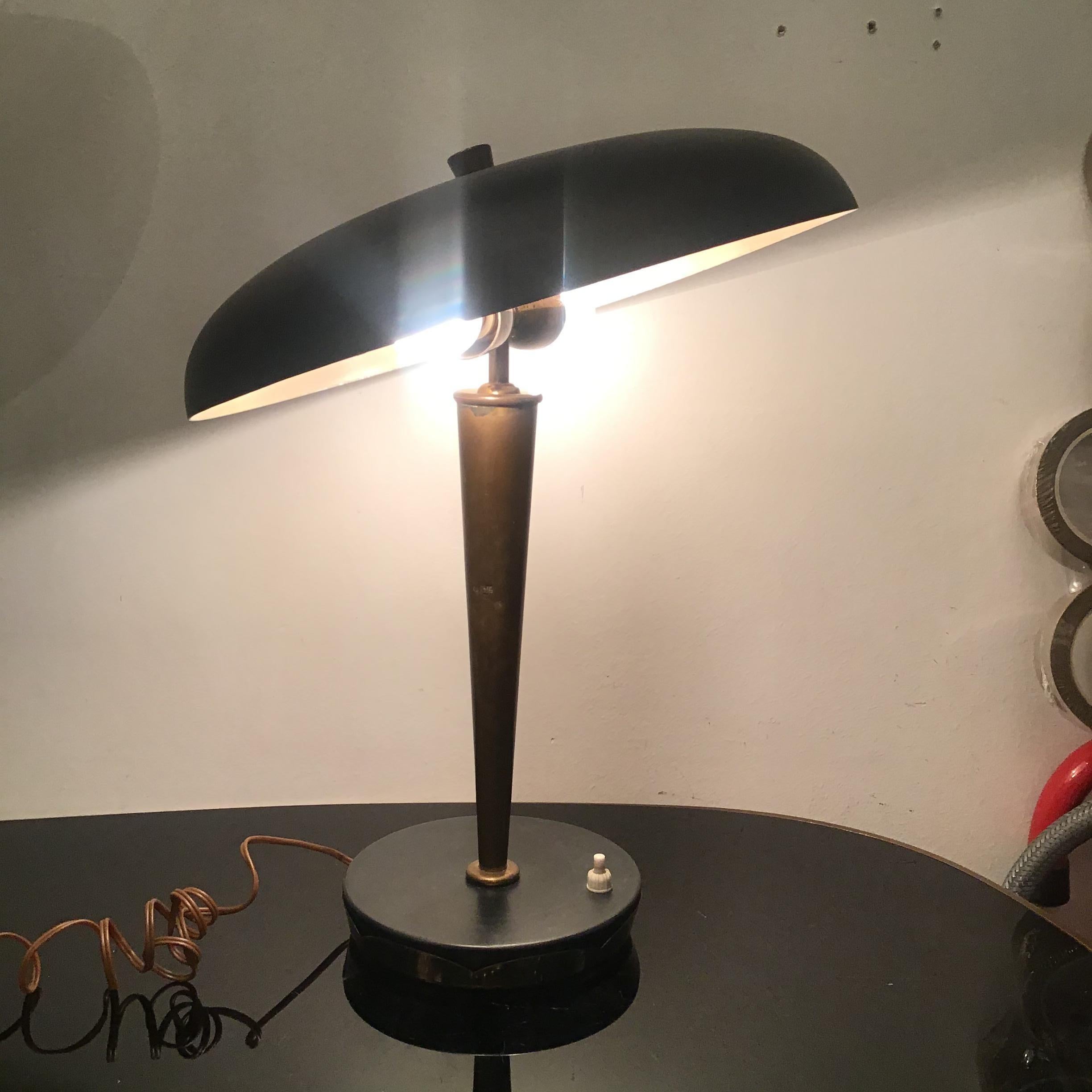 Lampe de bureau Stilnovo en laiton et métal, Italie, 1950 en vente 15