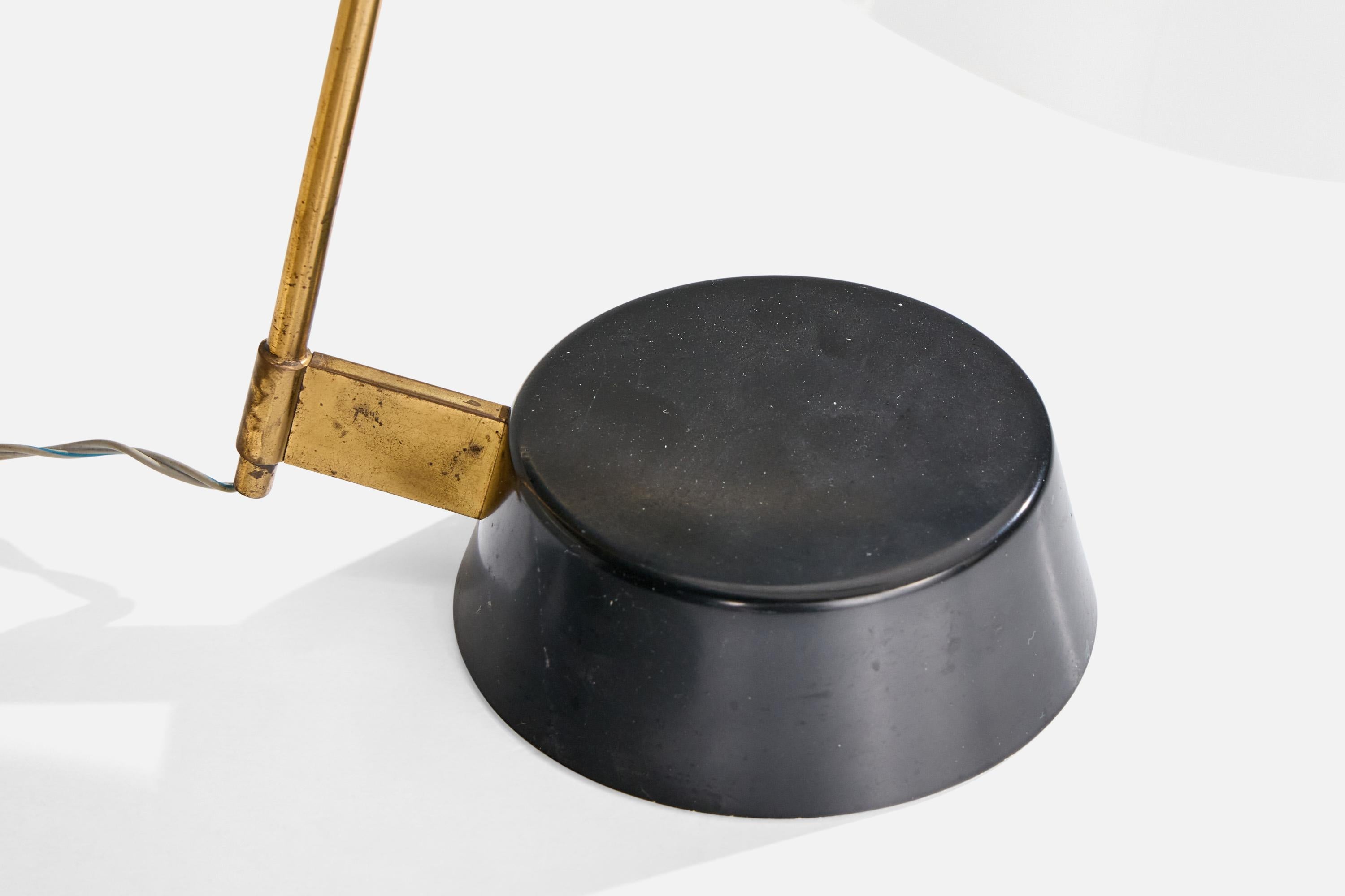 Stilnovo, lampe de table, laiton, métal, acrylique, Italie, années 1960 en vente 1