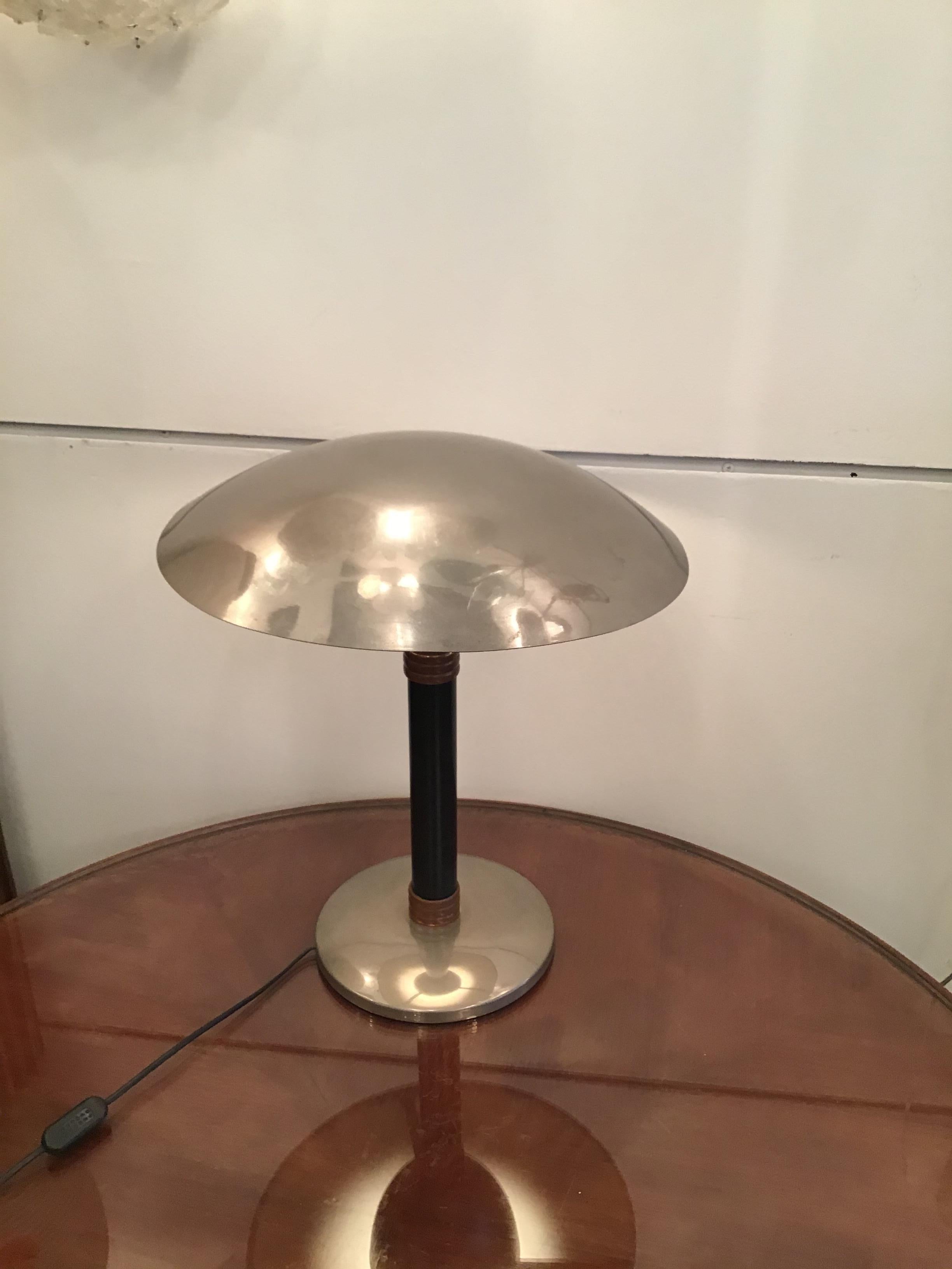 Lampe de table de style Stilnovo Métal chromé et cuivre:: 1960:: Italie en vente 2