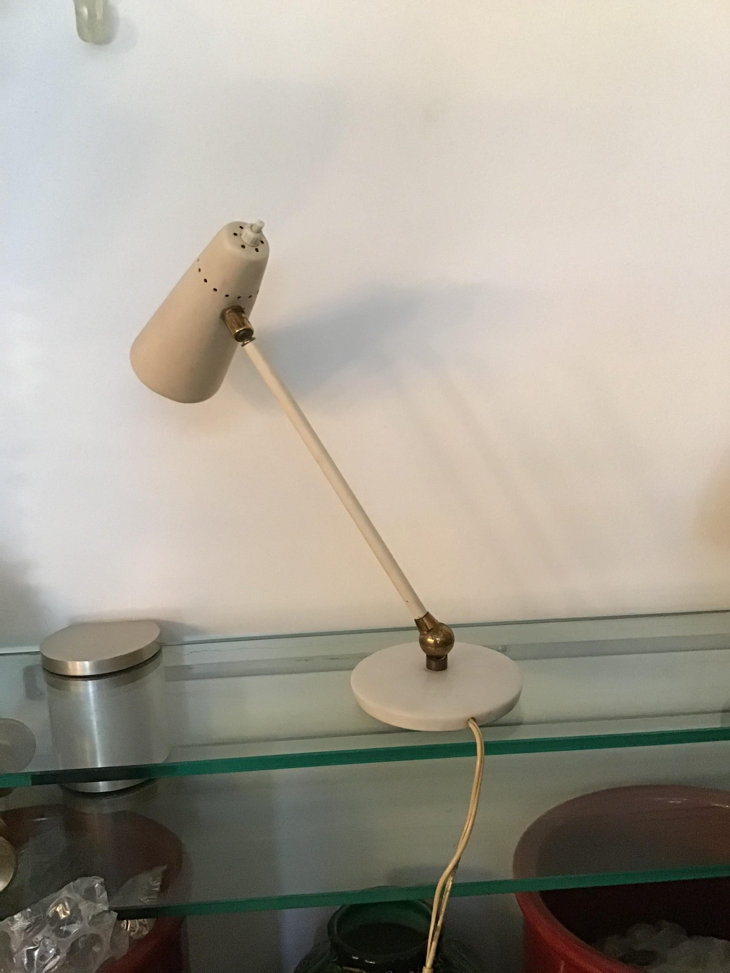 Stilnovo Stil Tischlampe Marmor Messing Metall 1950 Italien im Angebot 1