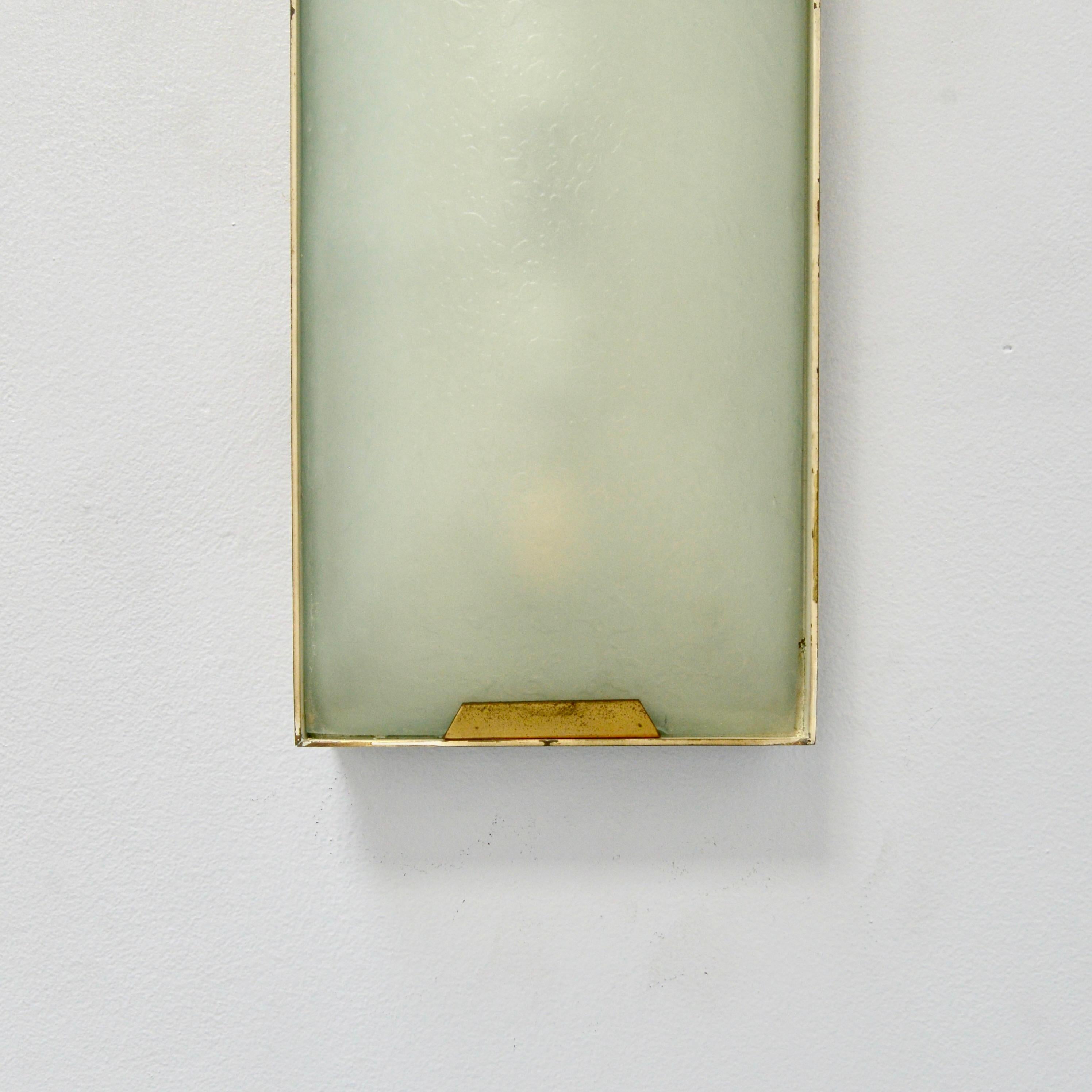 Mid-20th Century Stilnovo Textured Glass Wall Fixture B For Sale