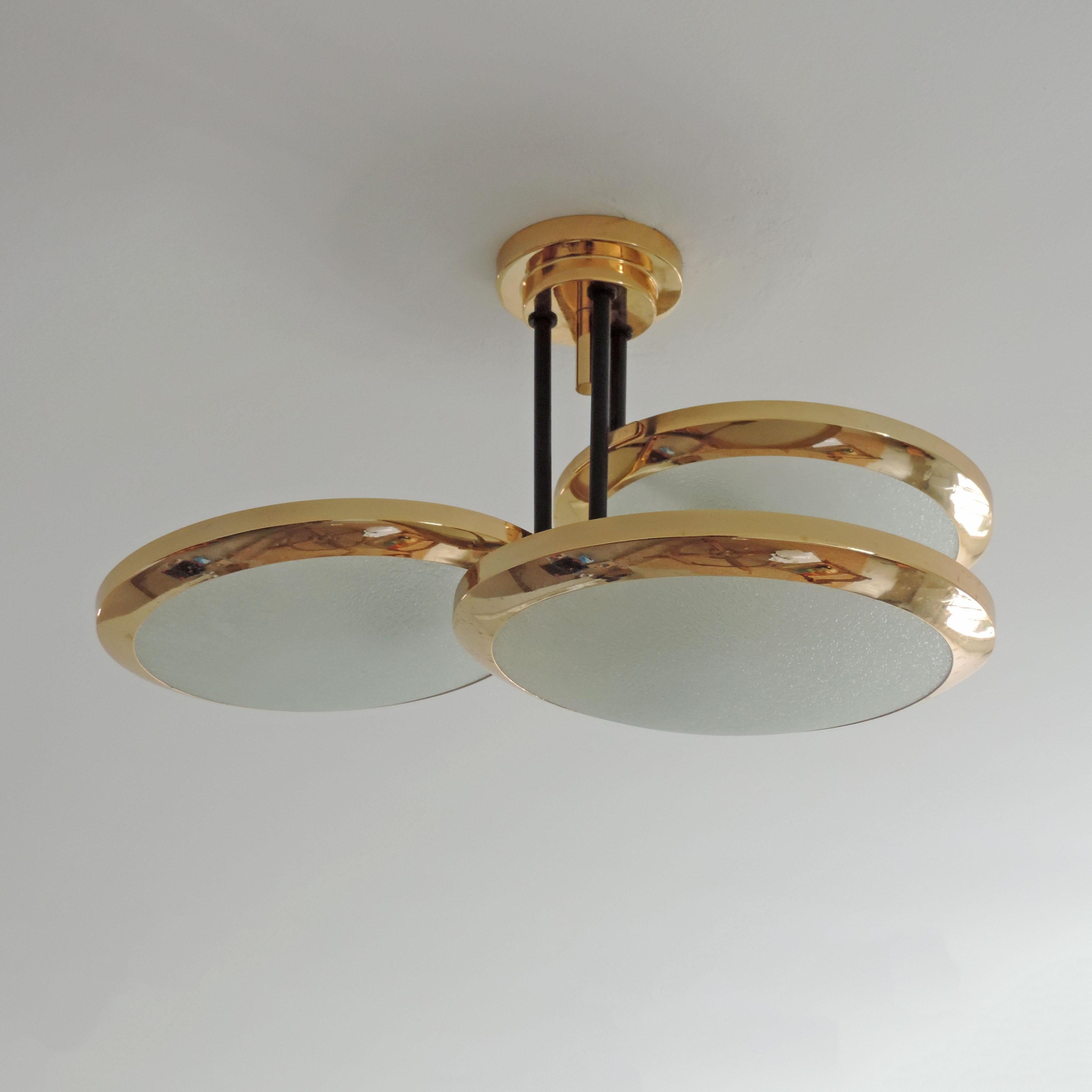 Mid-Century Modern Stilnovo Three Discs Ceiling Lamp in Brass and Glass, Italy 1950s For Sale