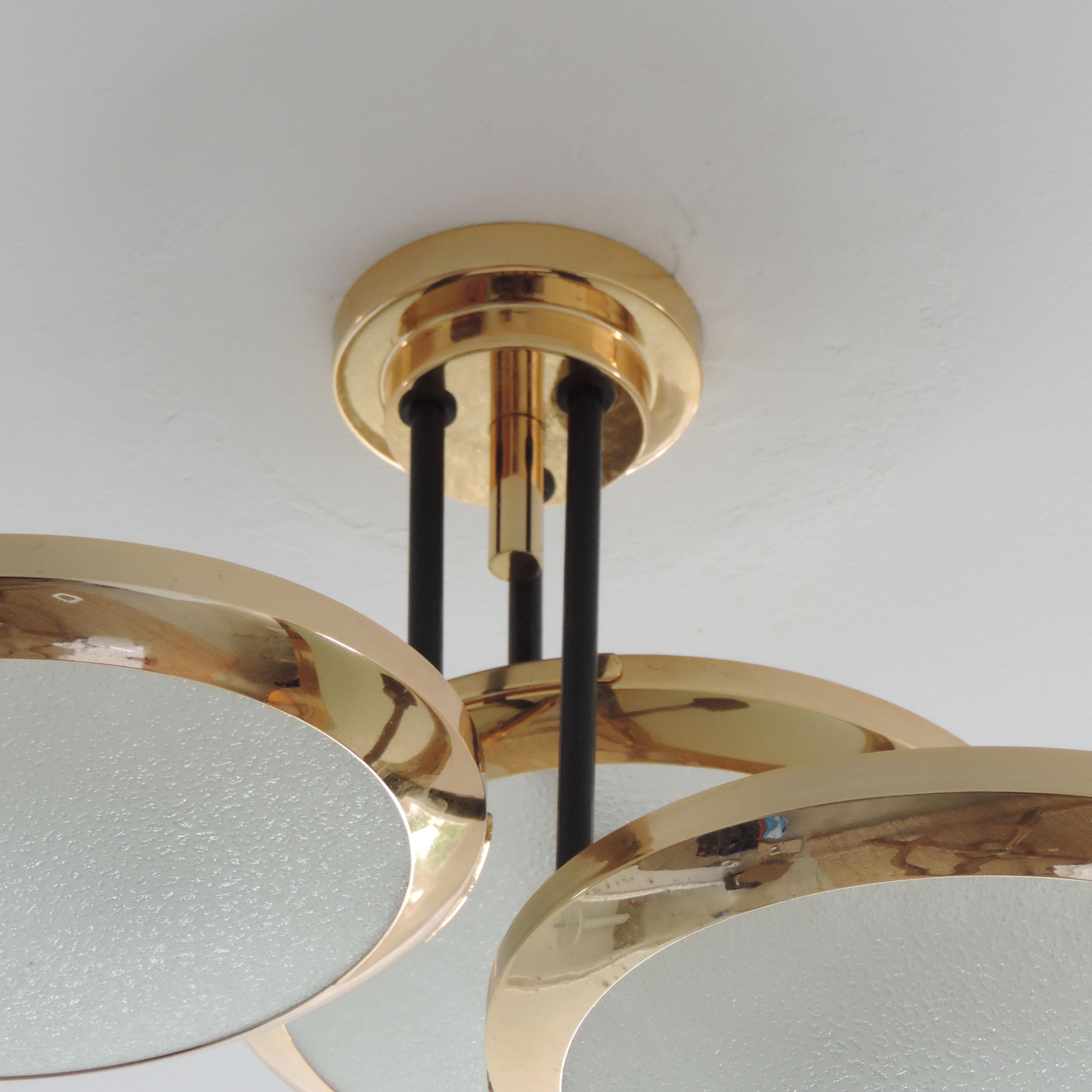 Stilnovo Three Discs Ceiling Lamp in Brass and Glass, Italy 1950s In Good Condition For Sale In Milan, IT