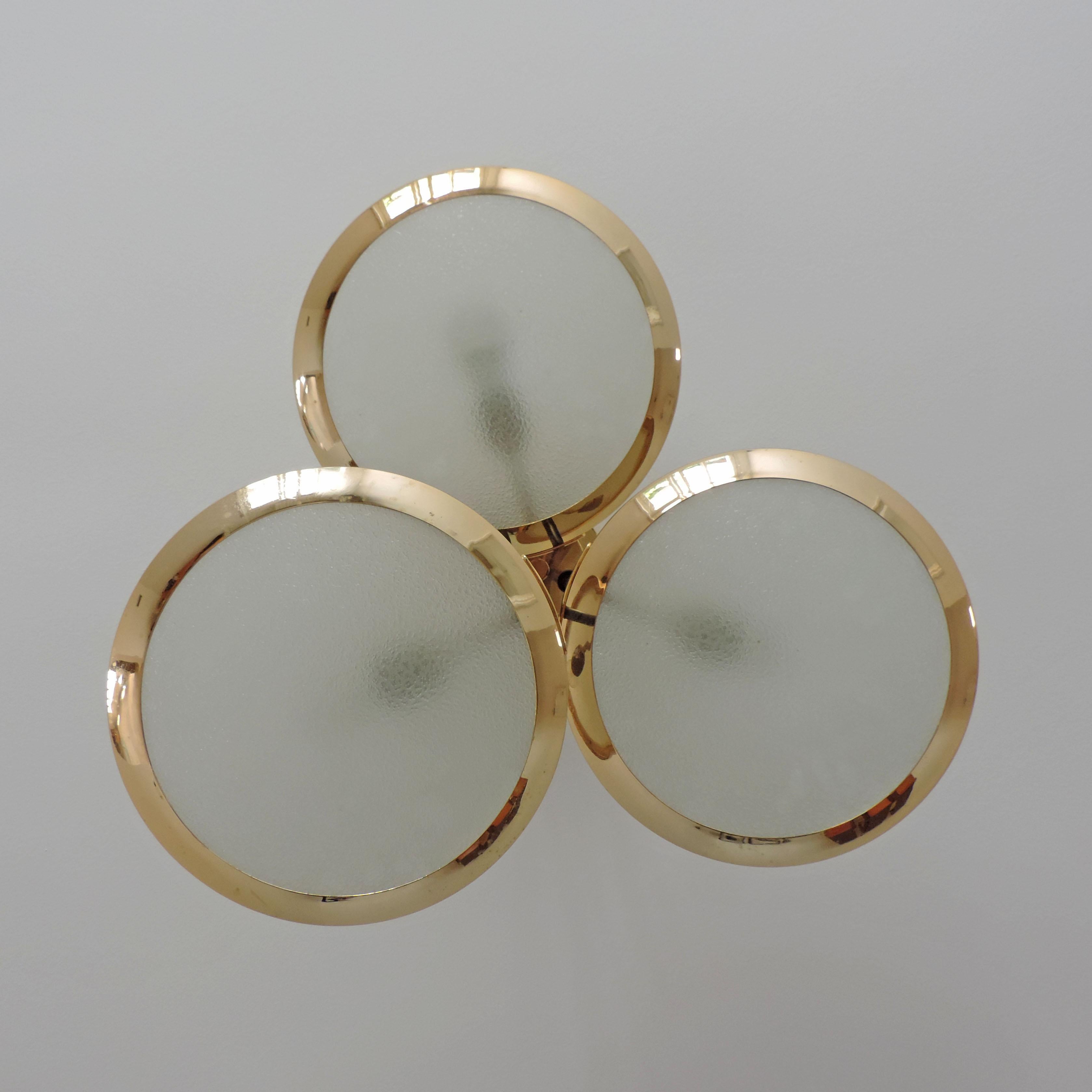 Mid-20th Century Stilnovo Three Discs Ceiling Lamp in Brass and Glass, Italy 1950s For Sale